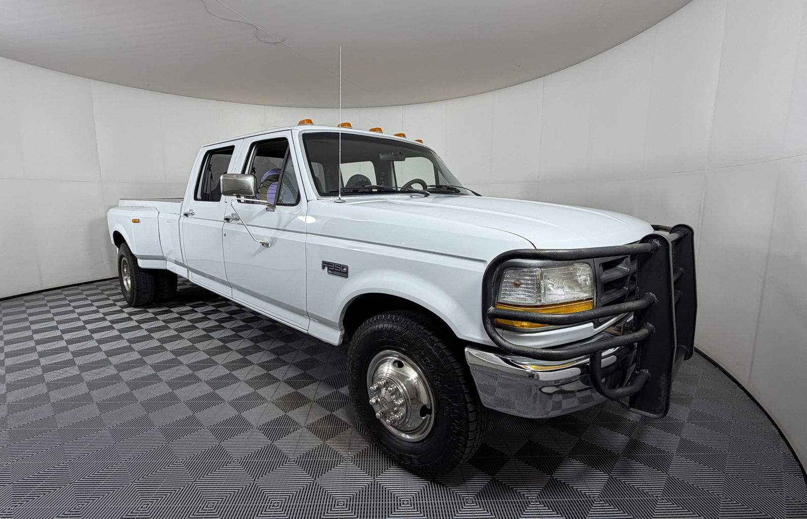  1995 Ford F-350 Pickup Truck Rear-Wheel Drive 4-Speed Automatic Overdrive