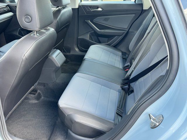 Used 2025 Gray Volkswagen 1.5T SE image 6