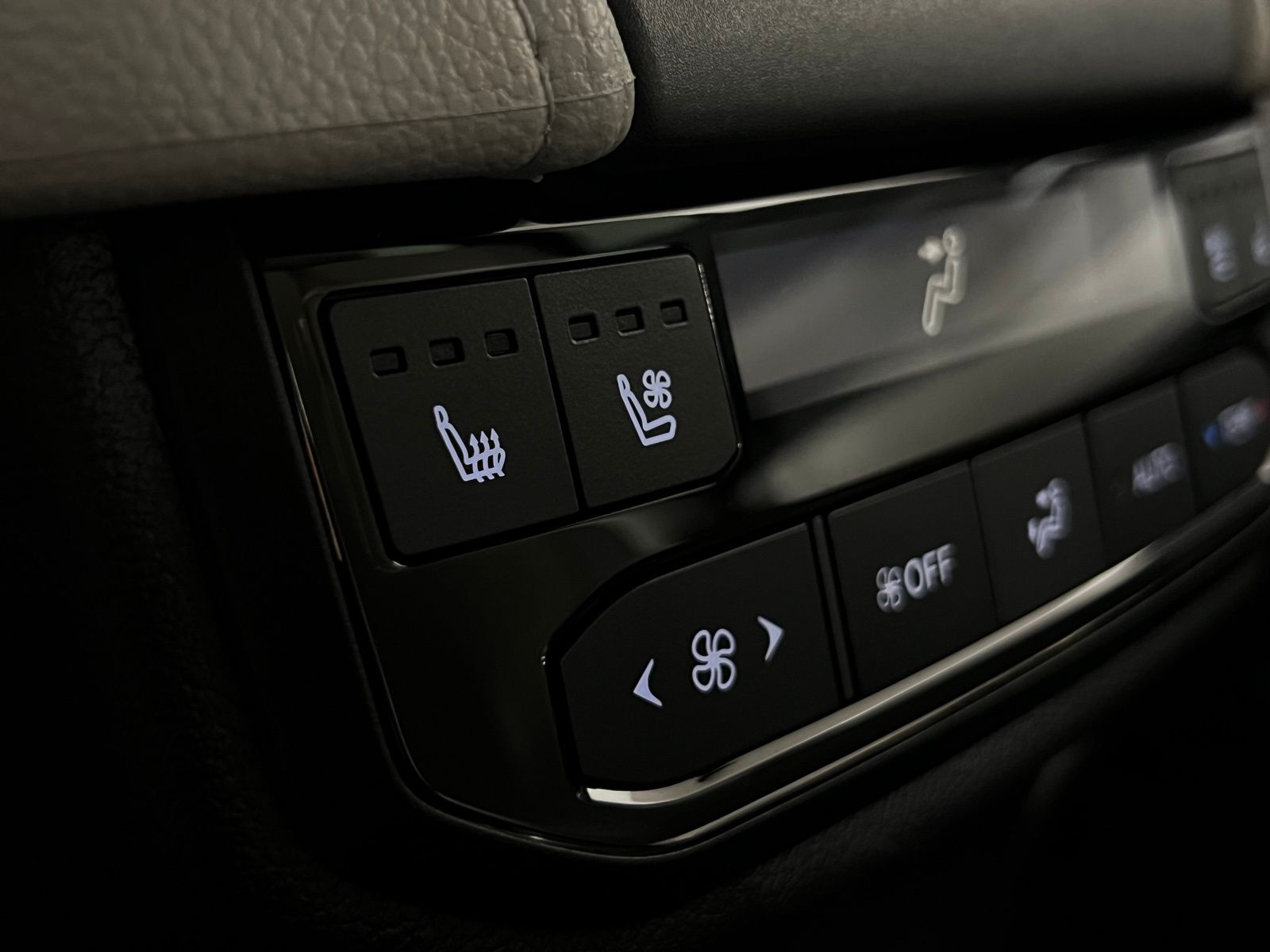 Thumbnail: 2026 Toyota Grand Highlander - 23
