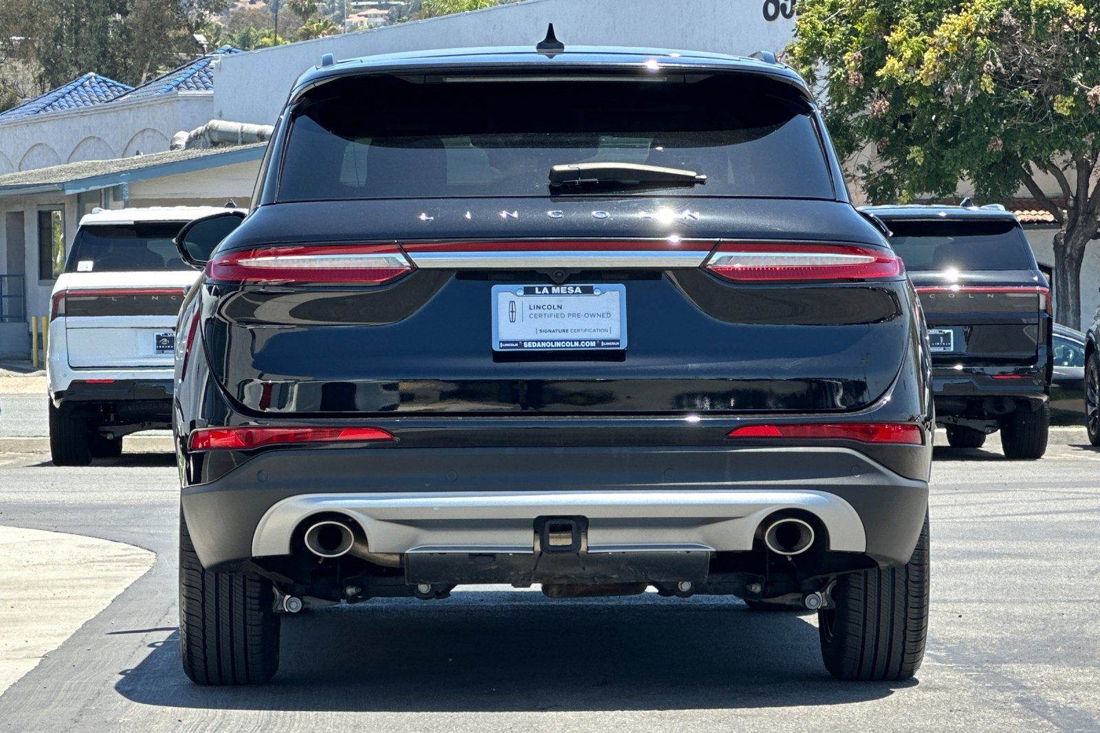 View vehicle photo 4