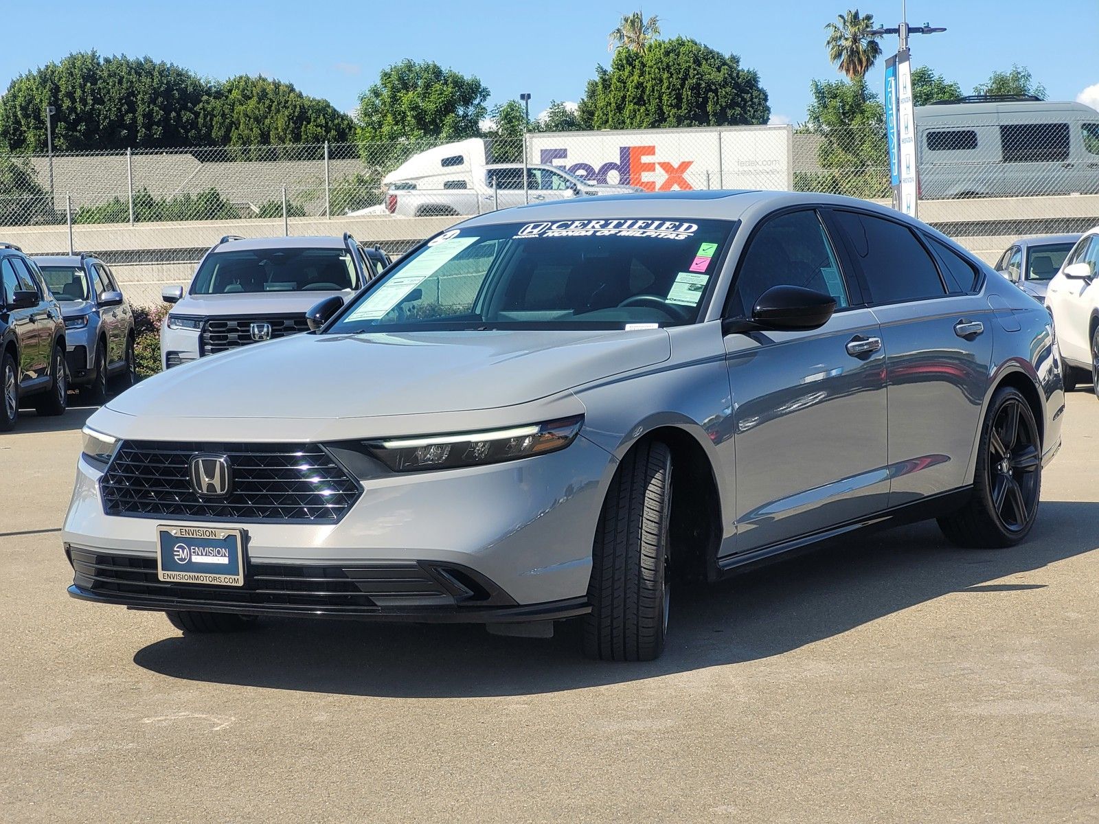 View vehicle photo 4