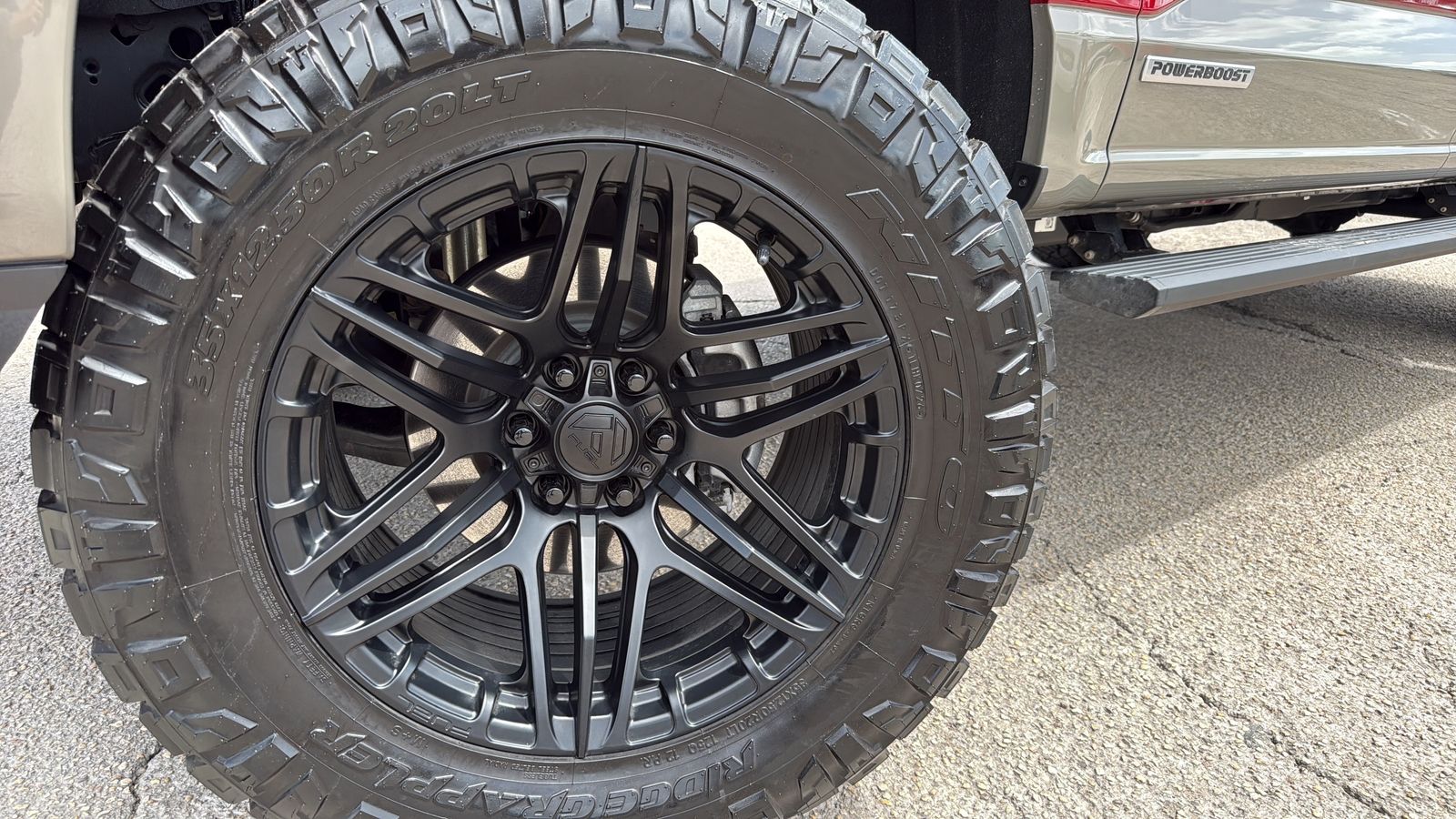 Used 2025  Ford King Ranch image 29