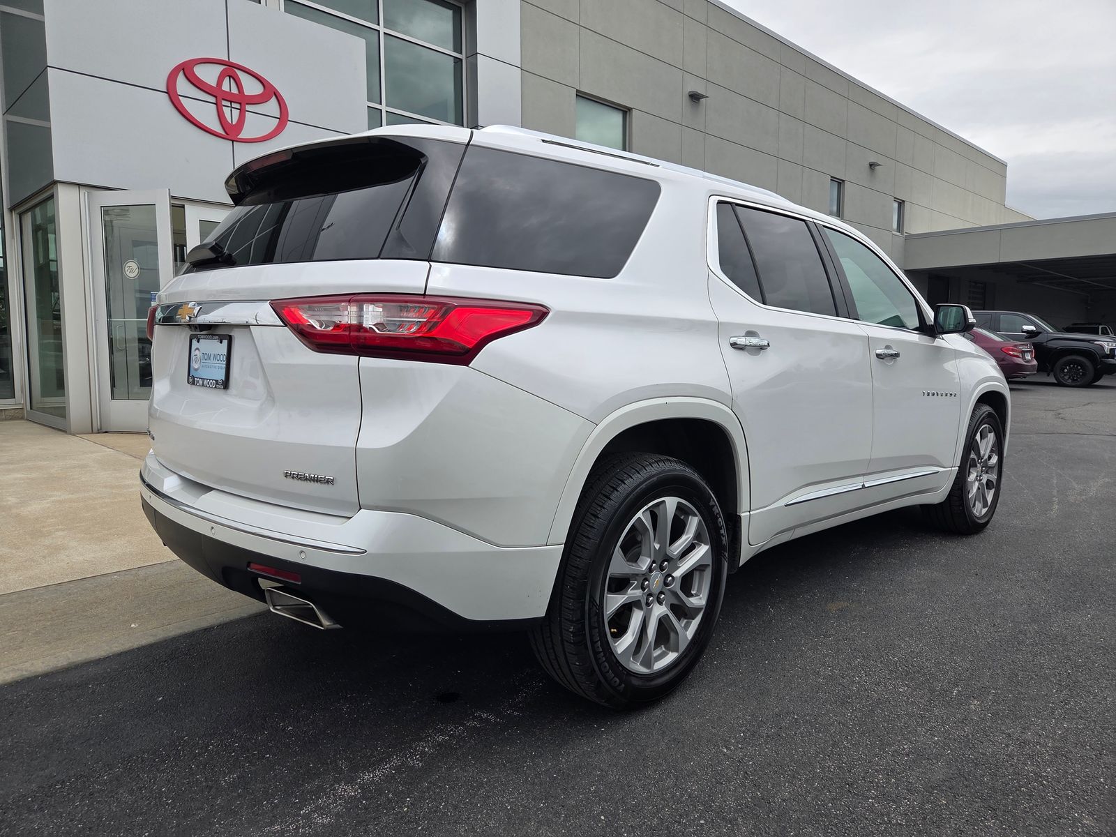 used 2021 Chevrolet Traverse car, priced at $27,244