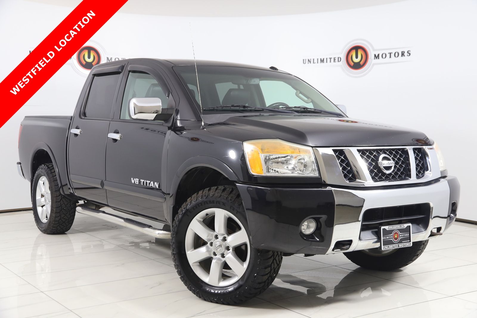 Galaxy Black Metallic 2012 Nissan Titan SL Crew Cab 4WD Pickup Truck Four-Wheel Drive 5-Speed Automatic