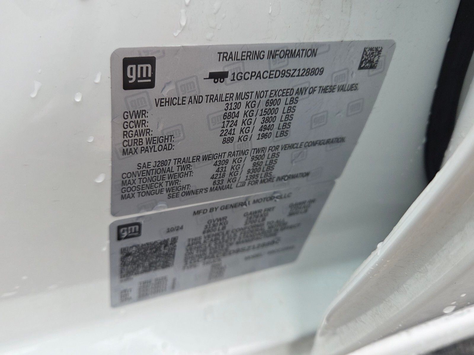 Used 2025 White Chevrolet LT image 18