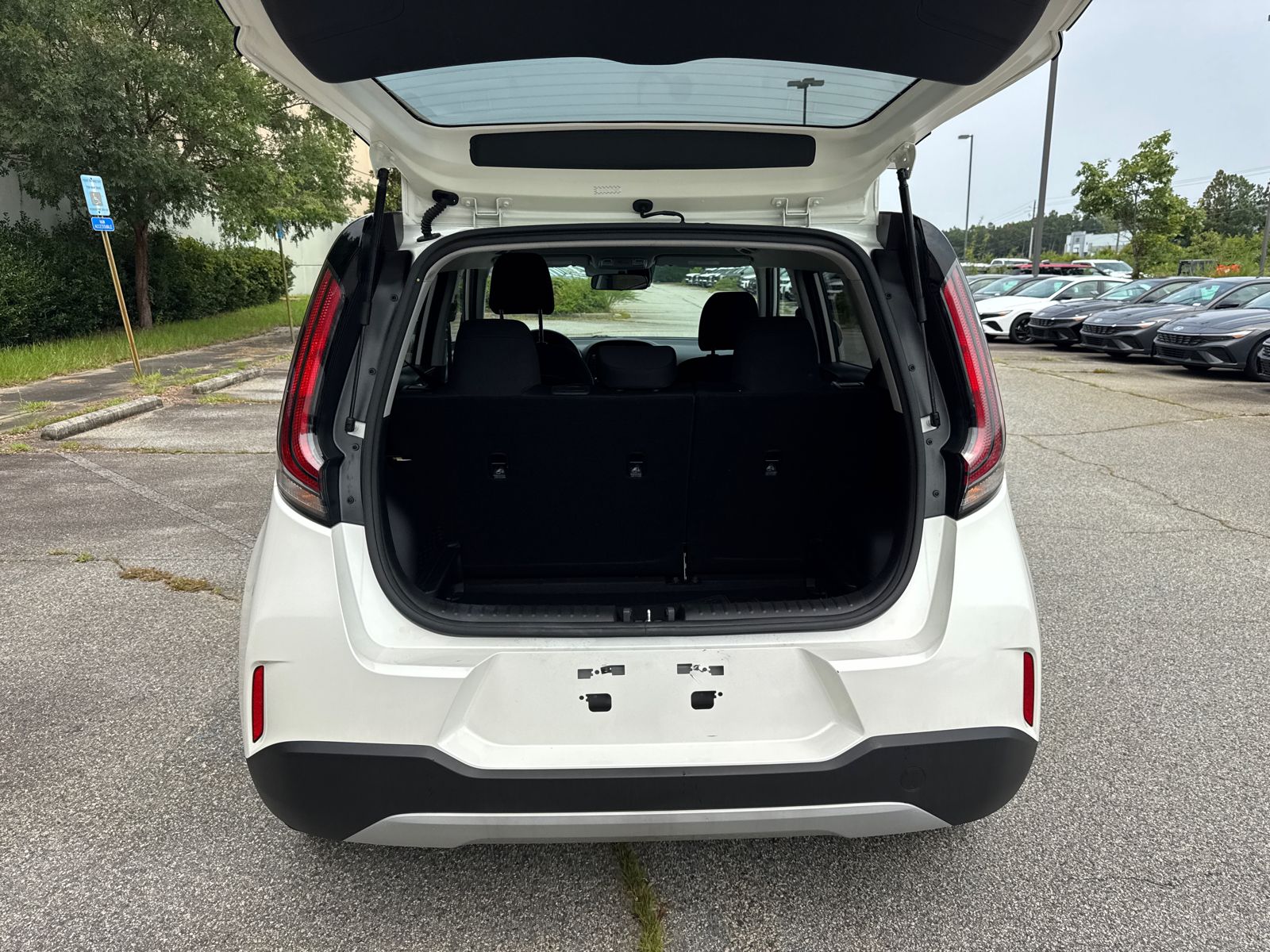 Used 2025 White Kia LX image 18