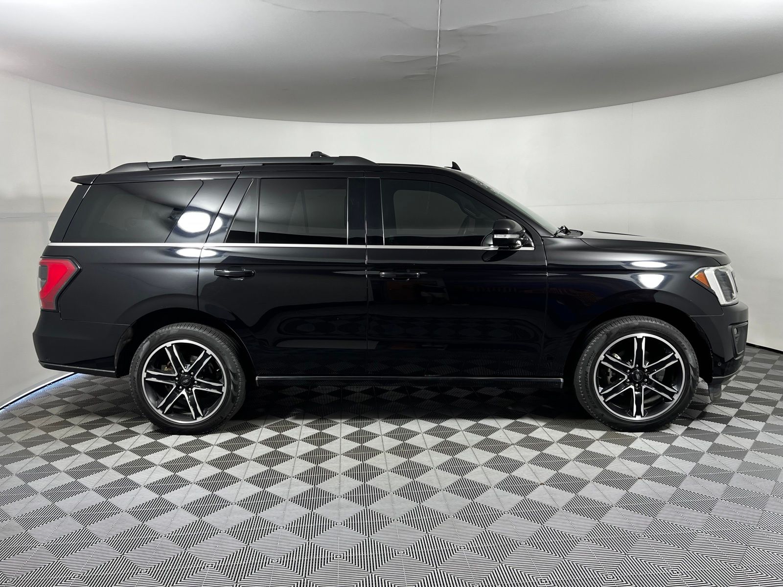 Thumbnail: 2021 Ford Expedition - 4