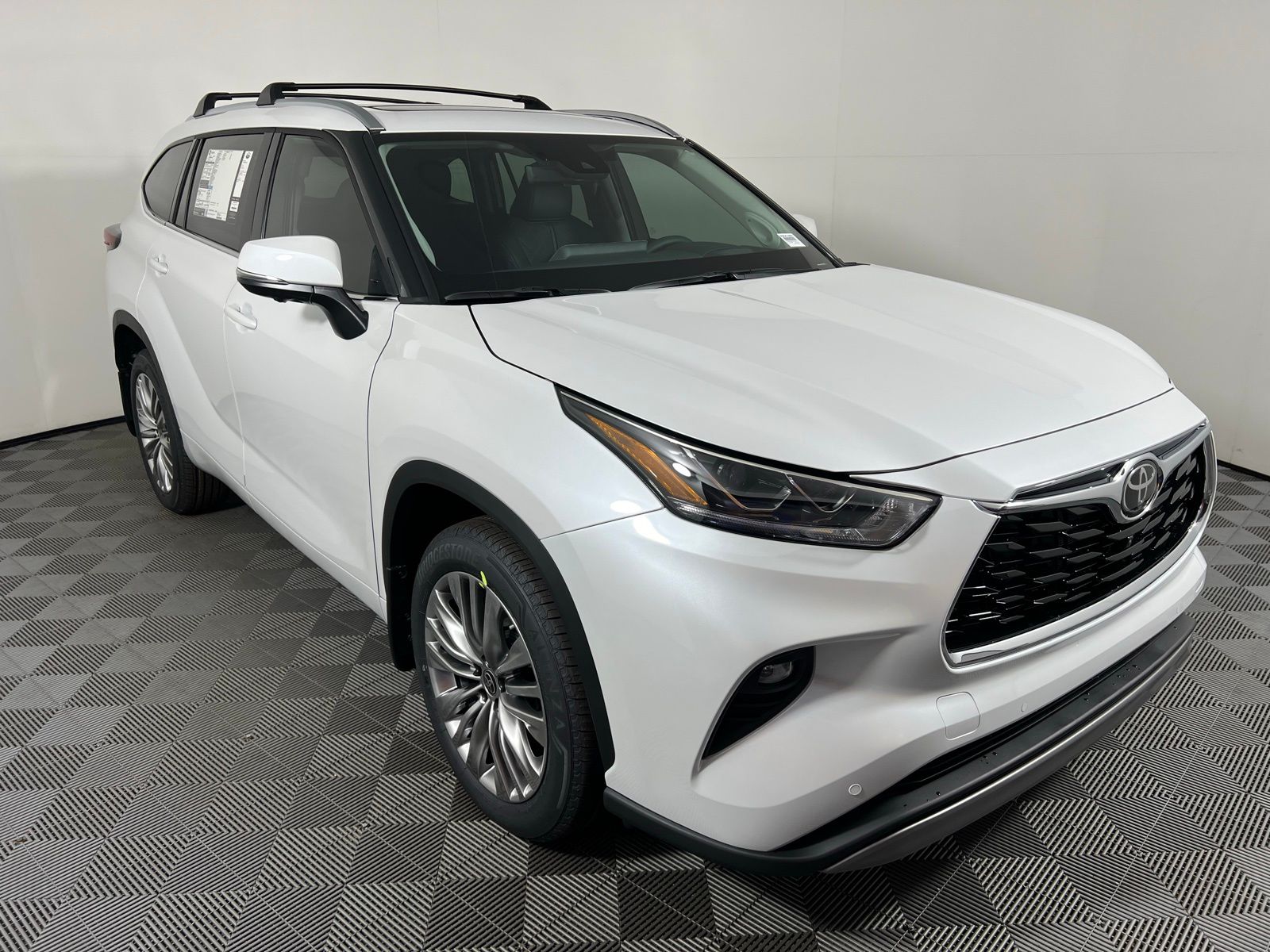 Thumbnail: 2025 Toyota Highlander - 3