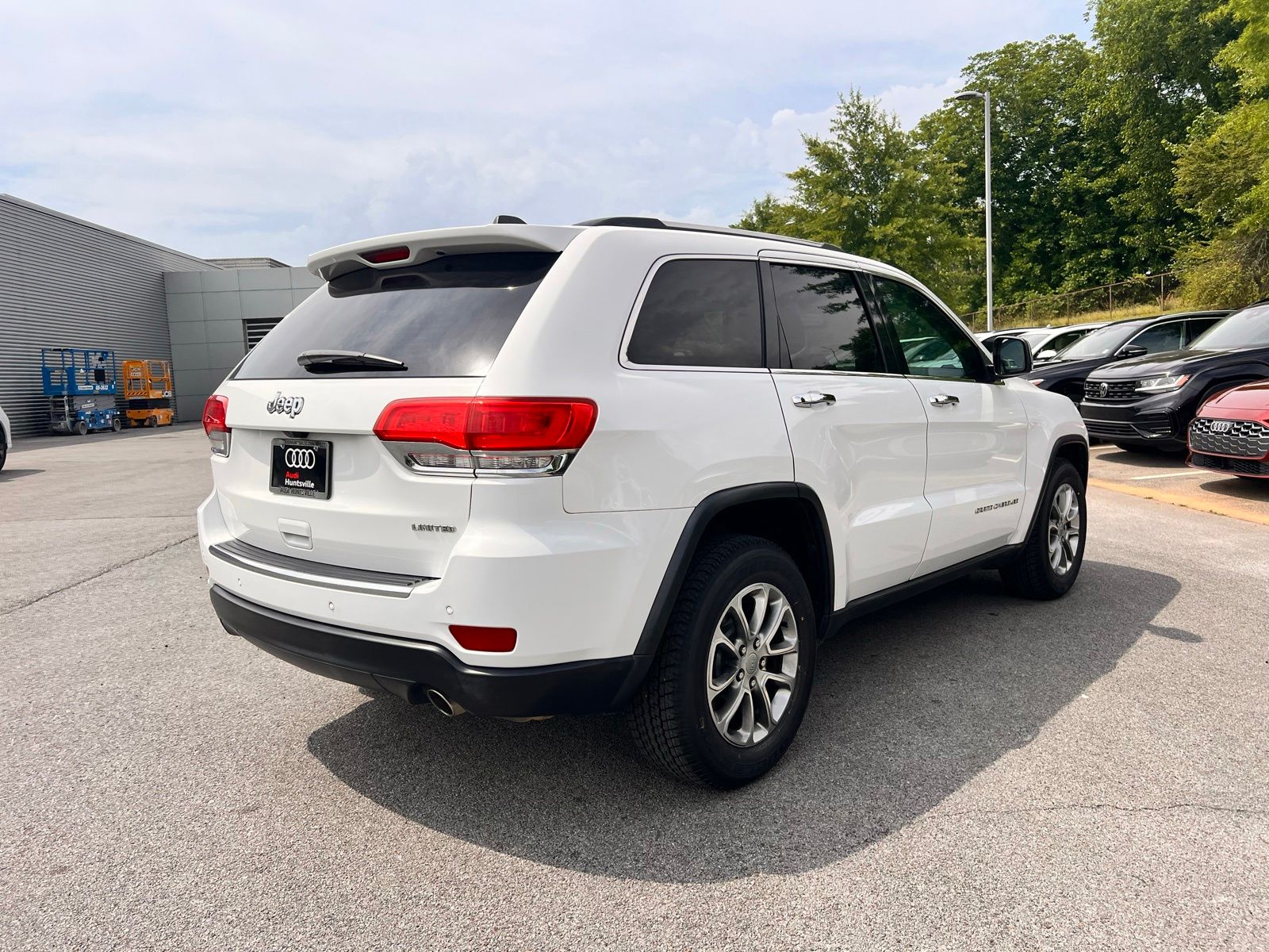 View vehicle photo 7