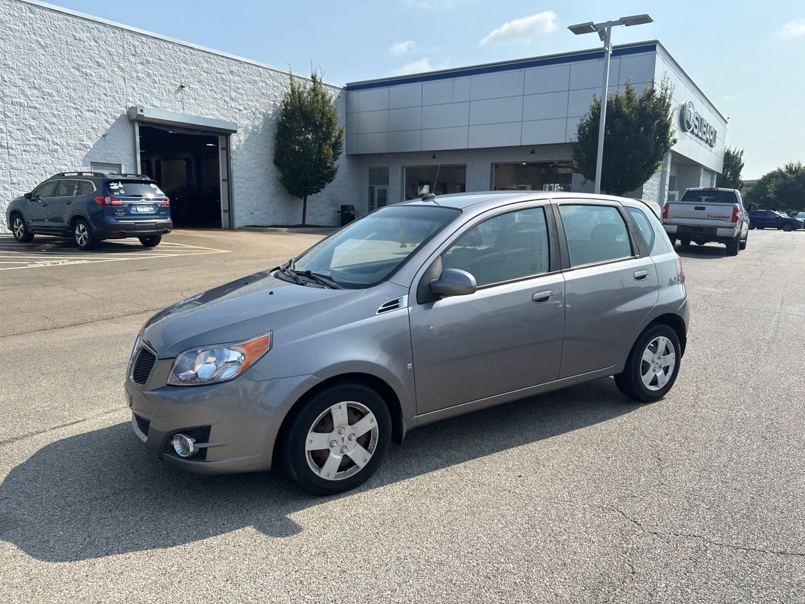 Gray 2009 Pontiac G3 Hatchback Front-Wheel Drive 4-Speed Automatic