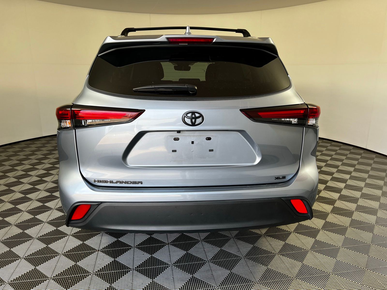 Thumbnail: 2024 Toyota Highlander - 6