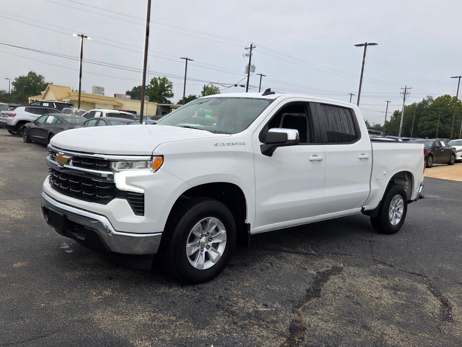 Used 2025 White Chevrolet LT image 3