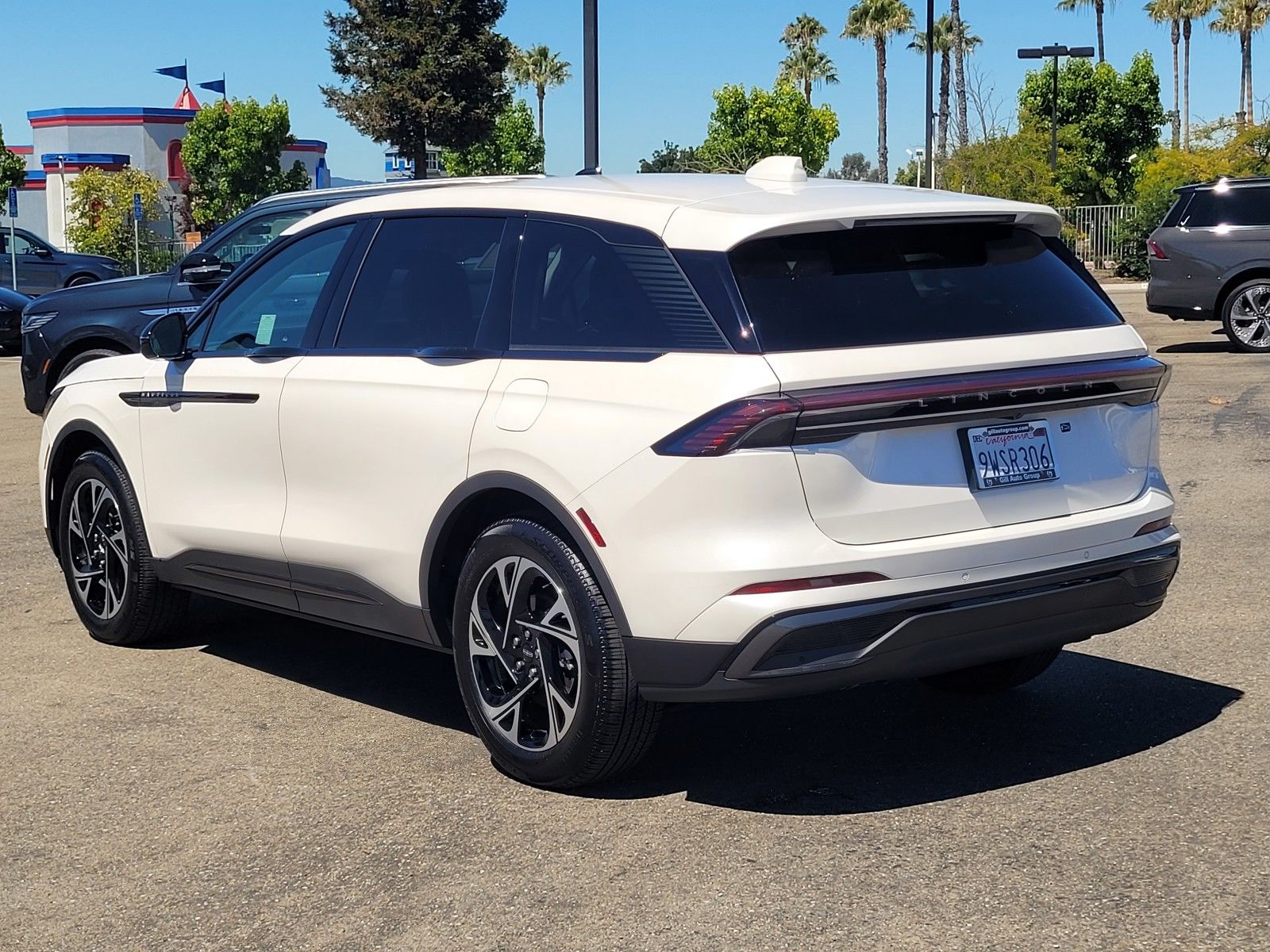 View vehicle photo 6