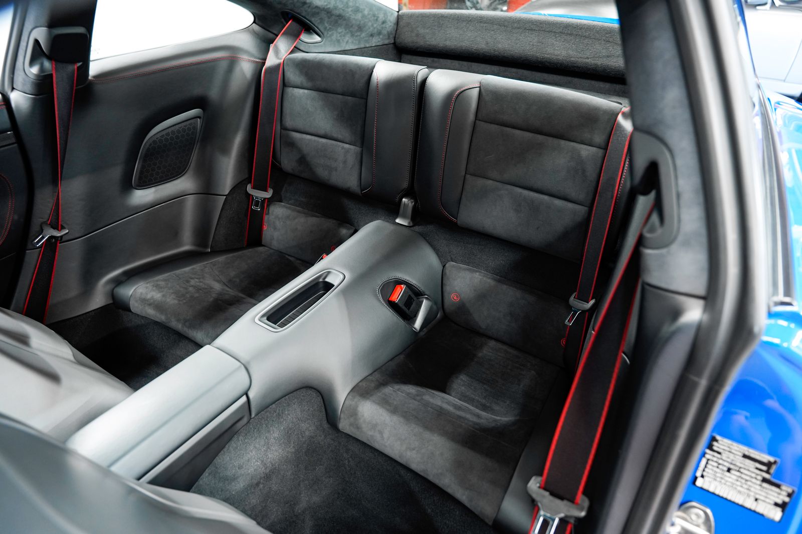 2016 Porsche 911 Carrera GTS — photo 24