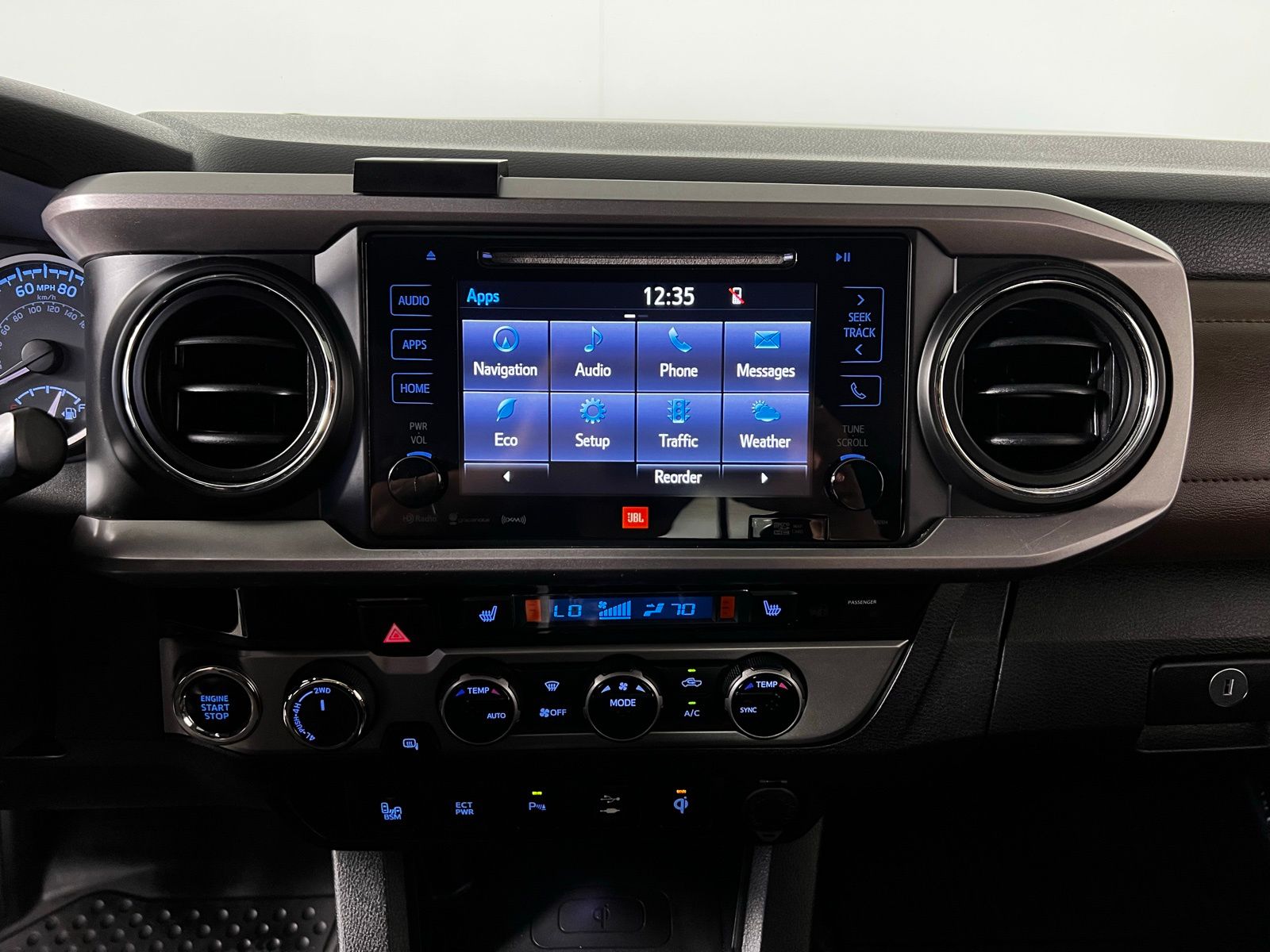 2017 Toyota Tacoma Limited 17