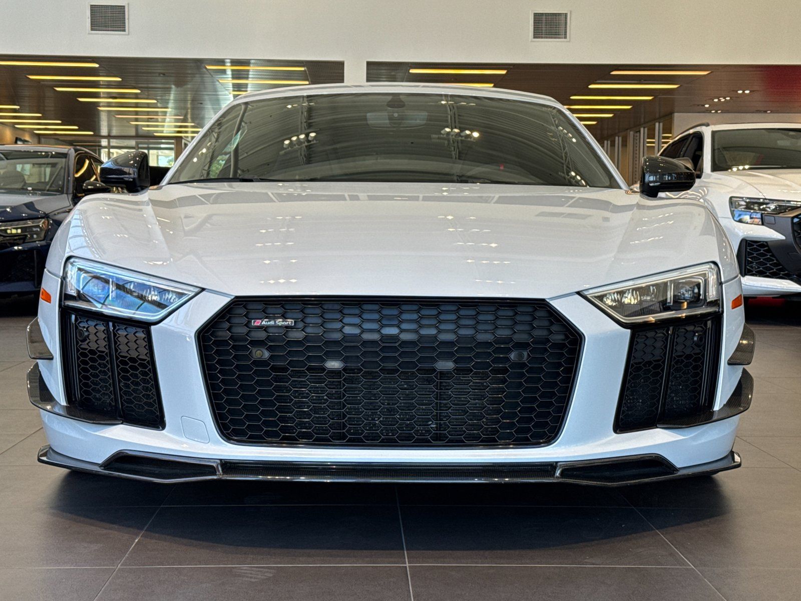 2018 Audi R8 5.2 Plus — full photo 7 of 29