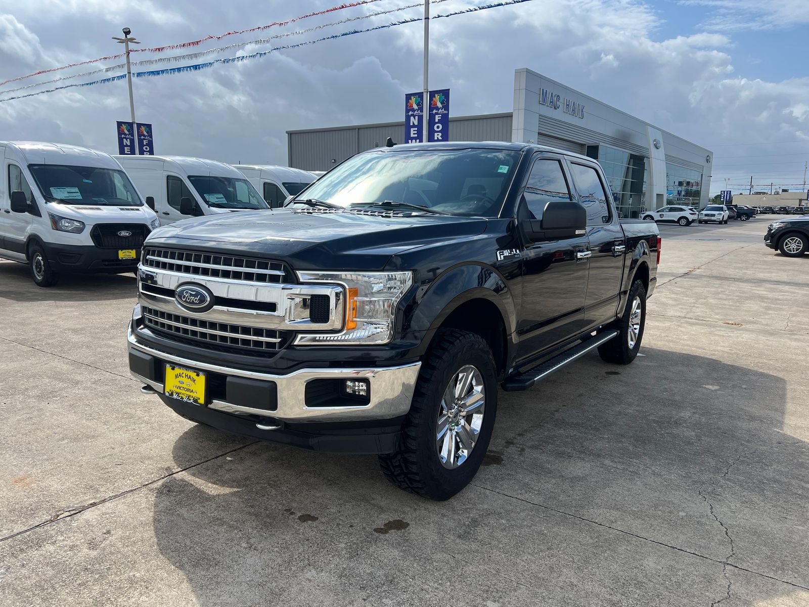 View vehicle photo 7