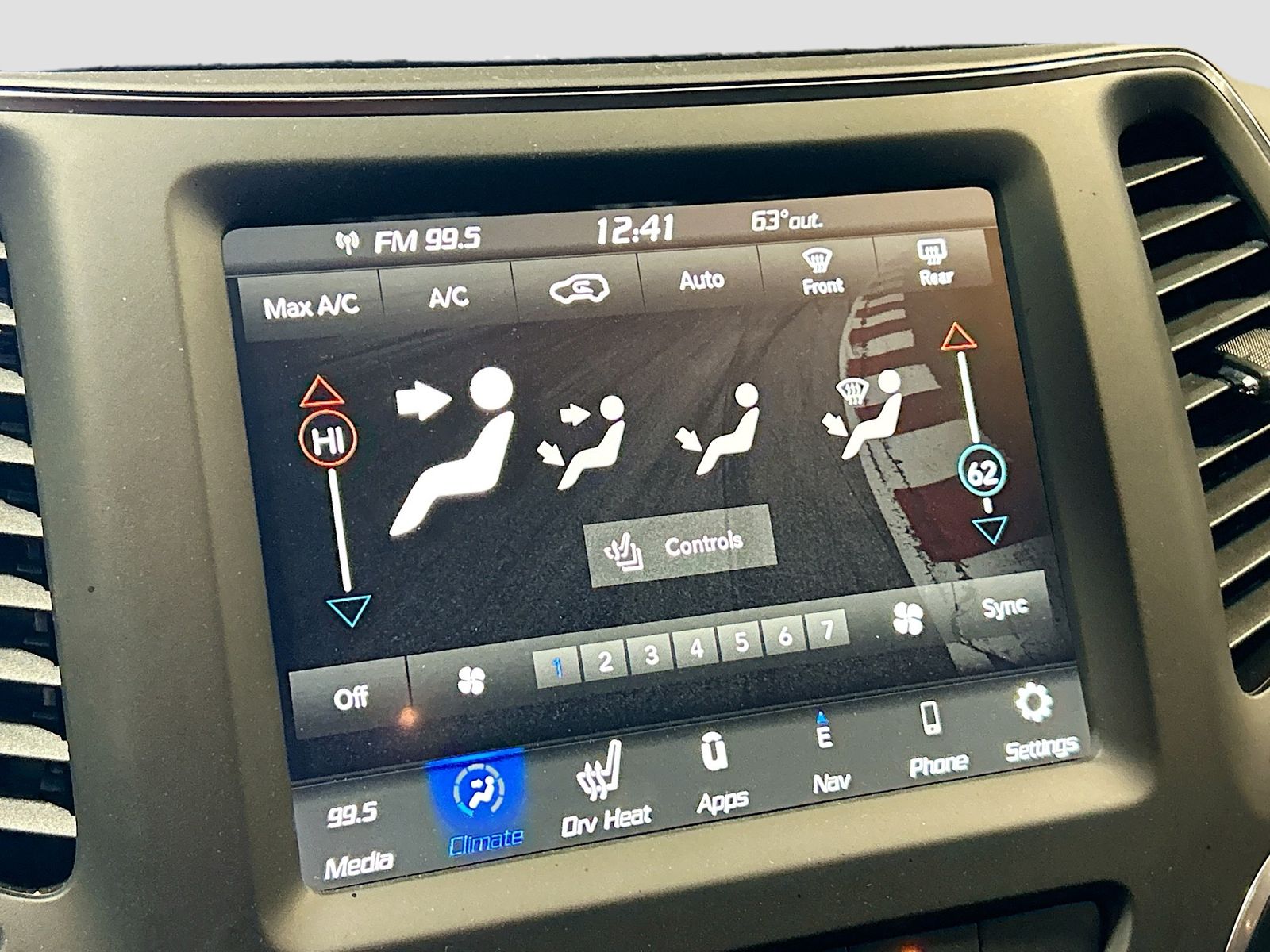 Used 2023 Gray Jeep Altitude image 15