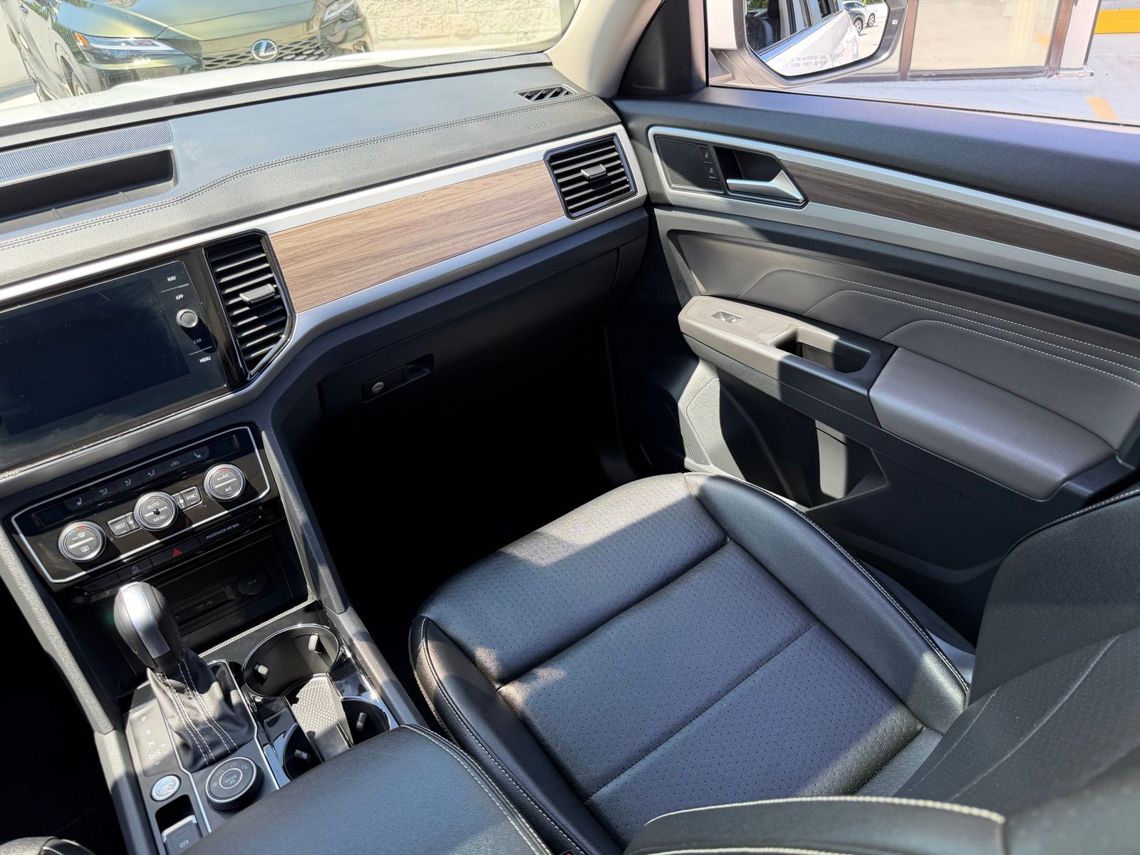 Used 2022  Volkswagen SEL image 43