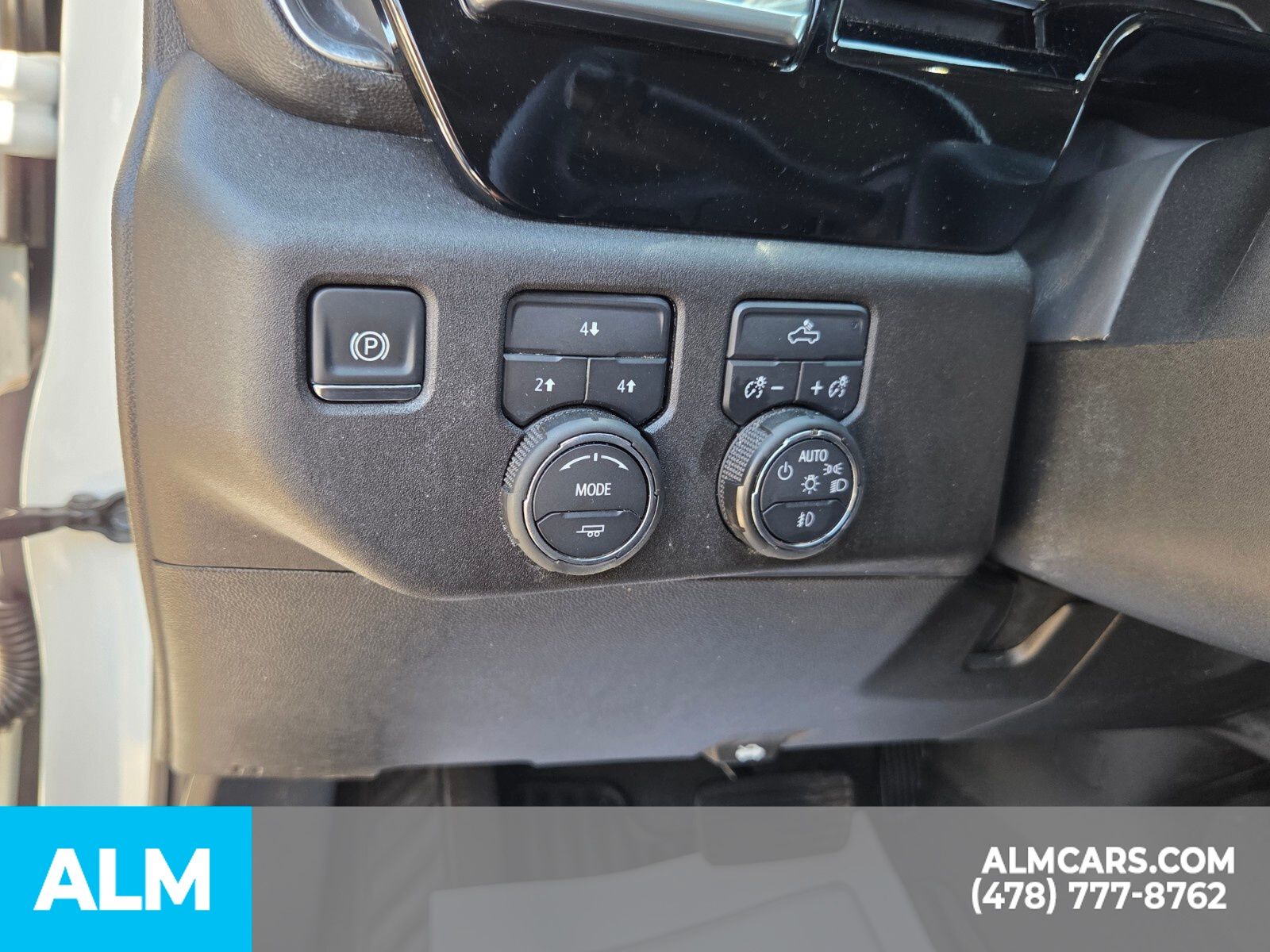 Used 2025 White Chevrolet LT image 28