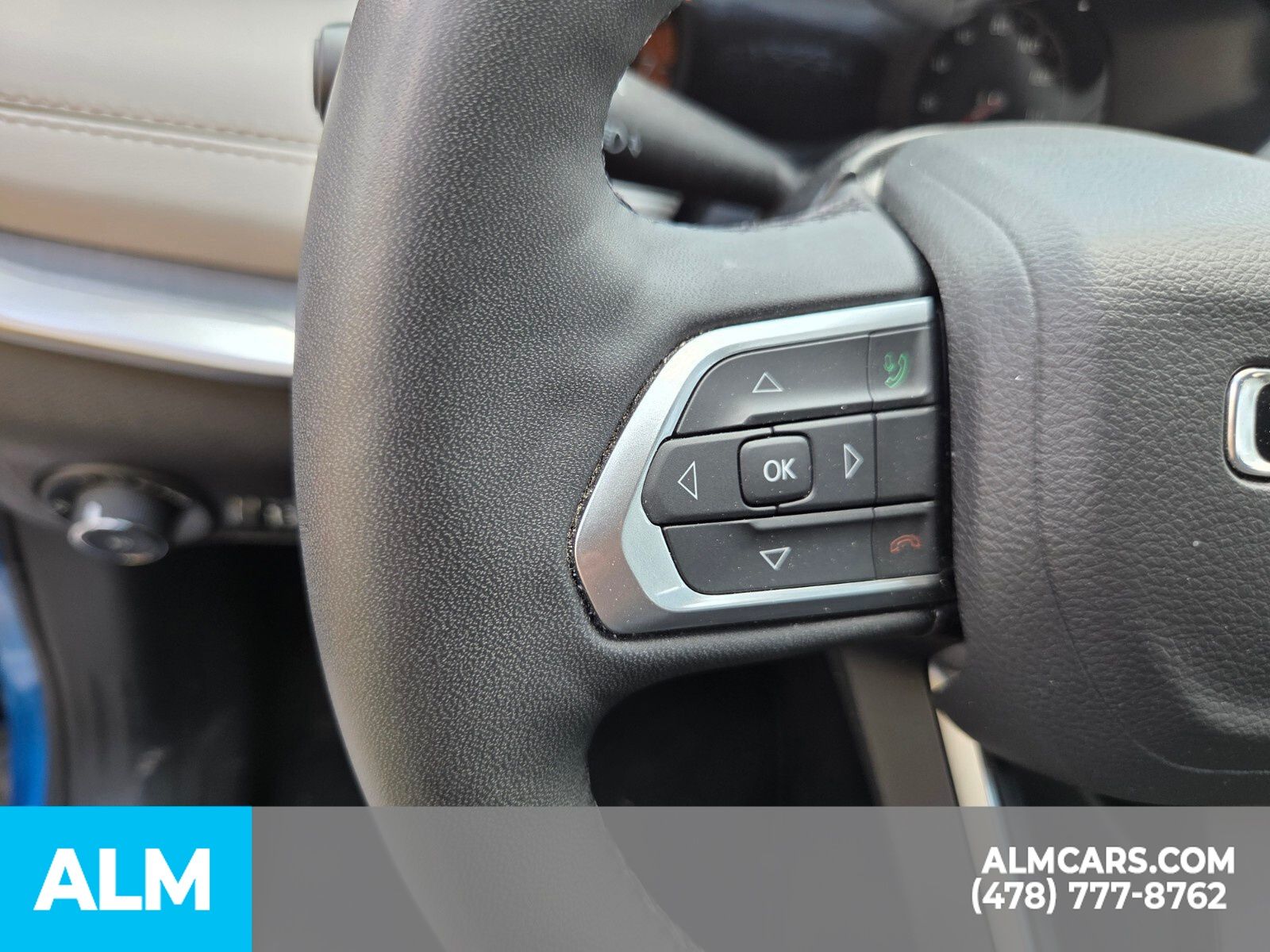 Used 2025 Hydro Blue Pearlcoat Jeep Limited image 15