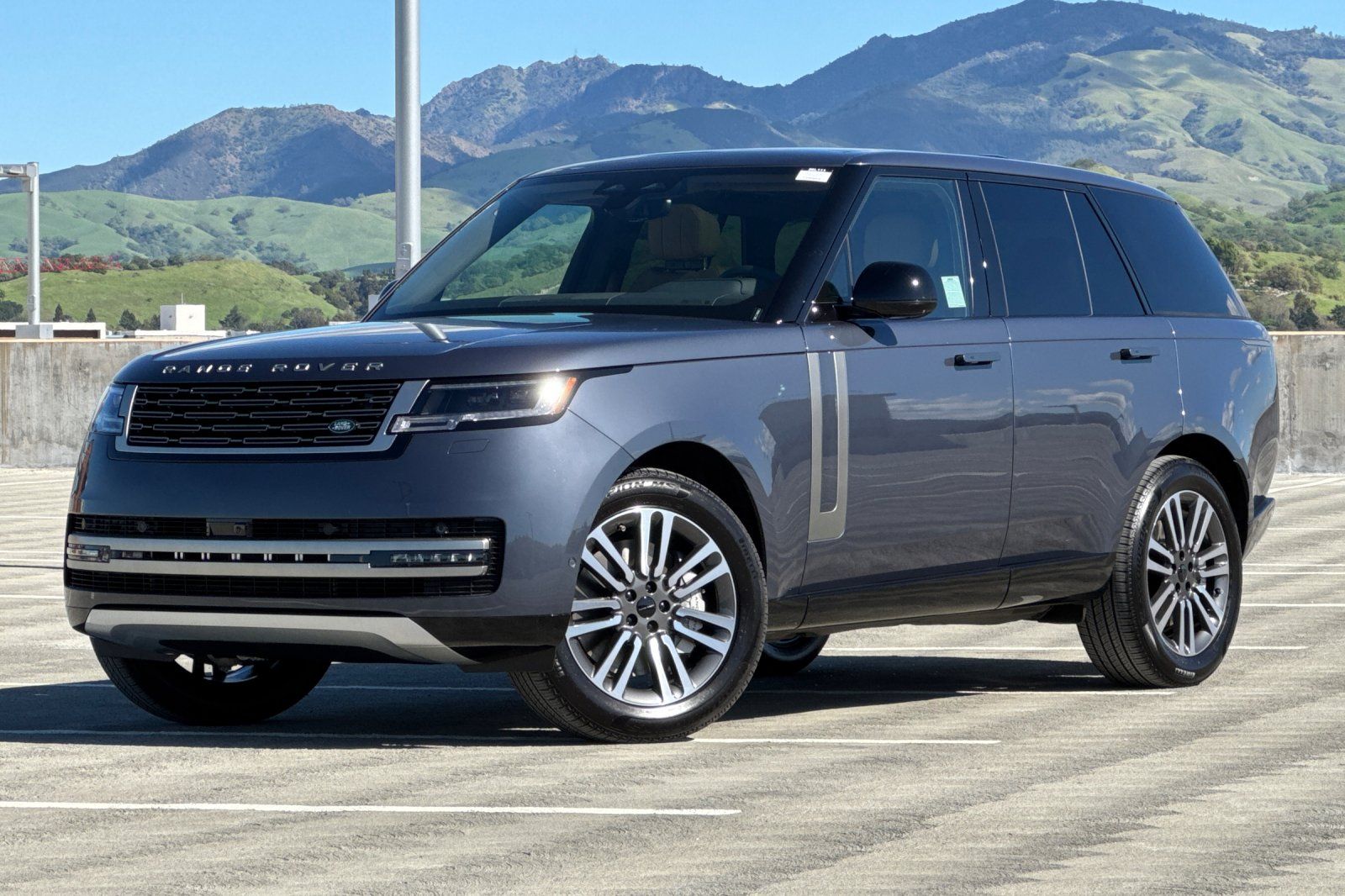 2026 Land Rover Range Rover P530 SE AWD