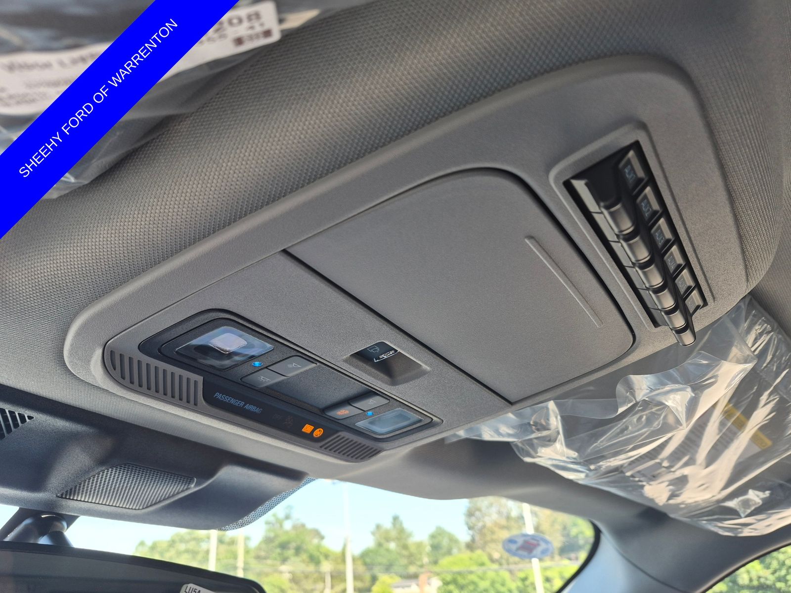 New 2026 Oxford White Ford XL SERVICE BODY image 10