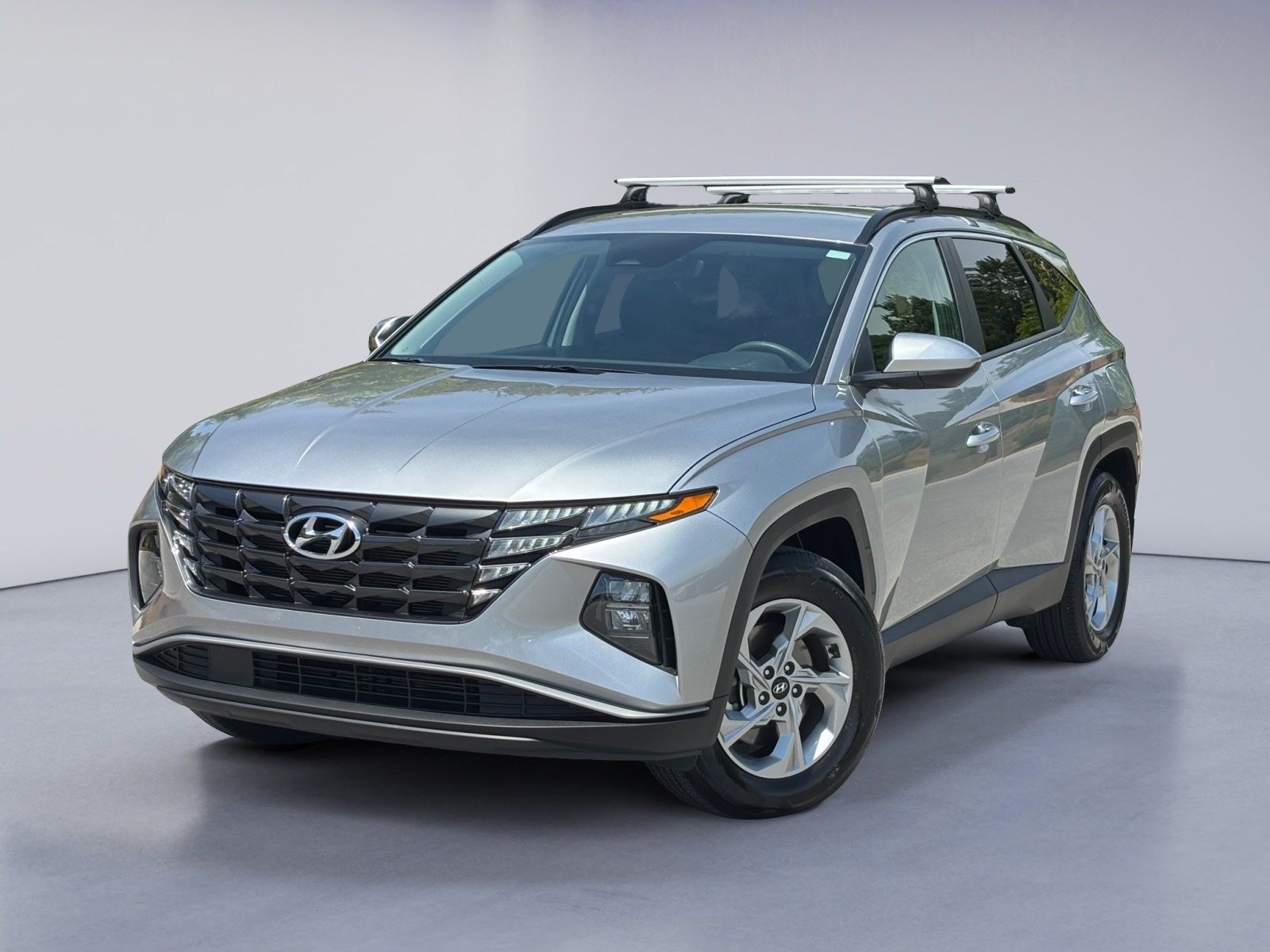 Shimmering Silver 2024 Hyundai Tucson SUV / Crossover Front-Wheel Drive 8-Speed Automatic