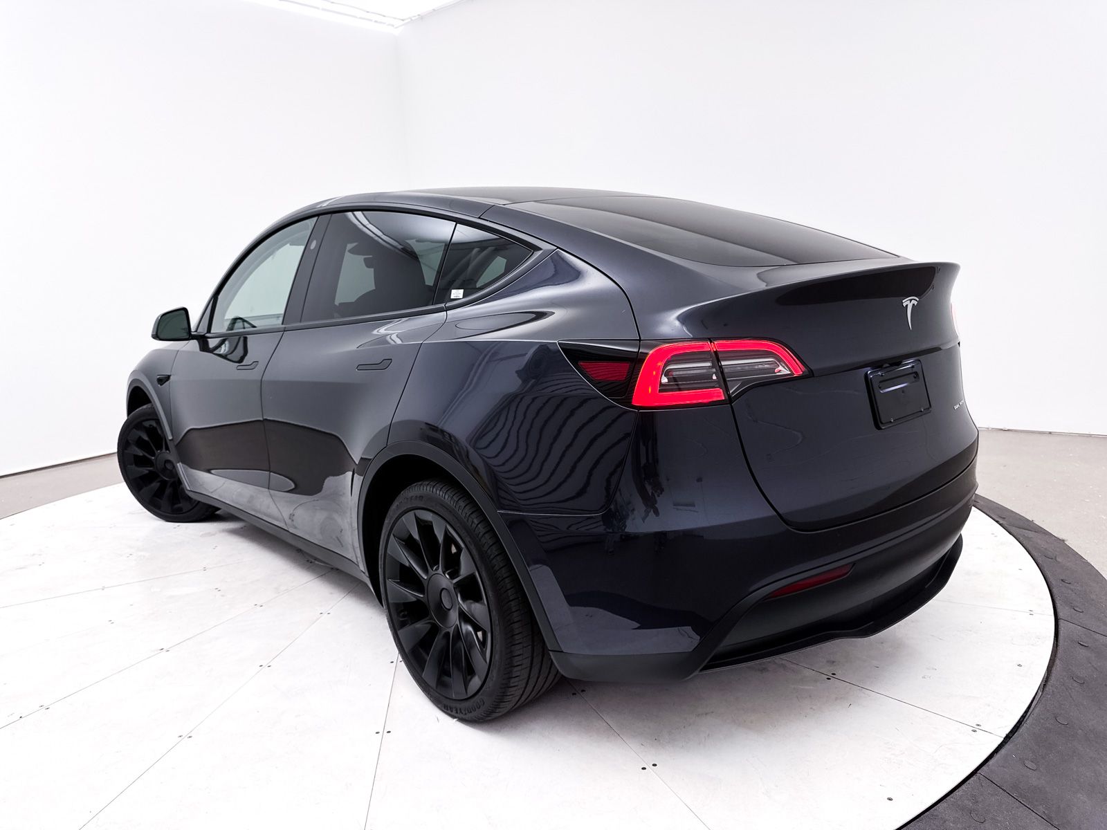Used 2024 Tesla Model Y Long Range with VIN 7SAYGDEE8RF101914 for sale in Scottsdale, AZ