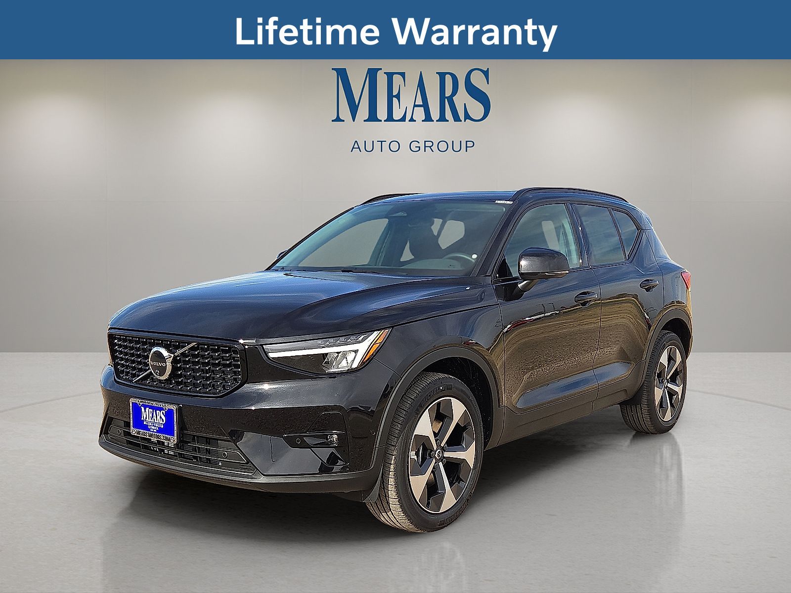 Onyx Black 2026 Volvo XC40 SUV / Crossover Front-Wheel Drive Automatic