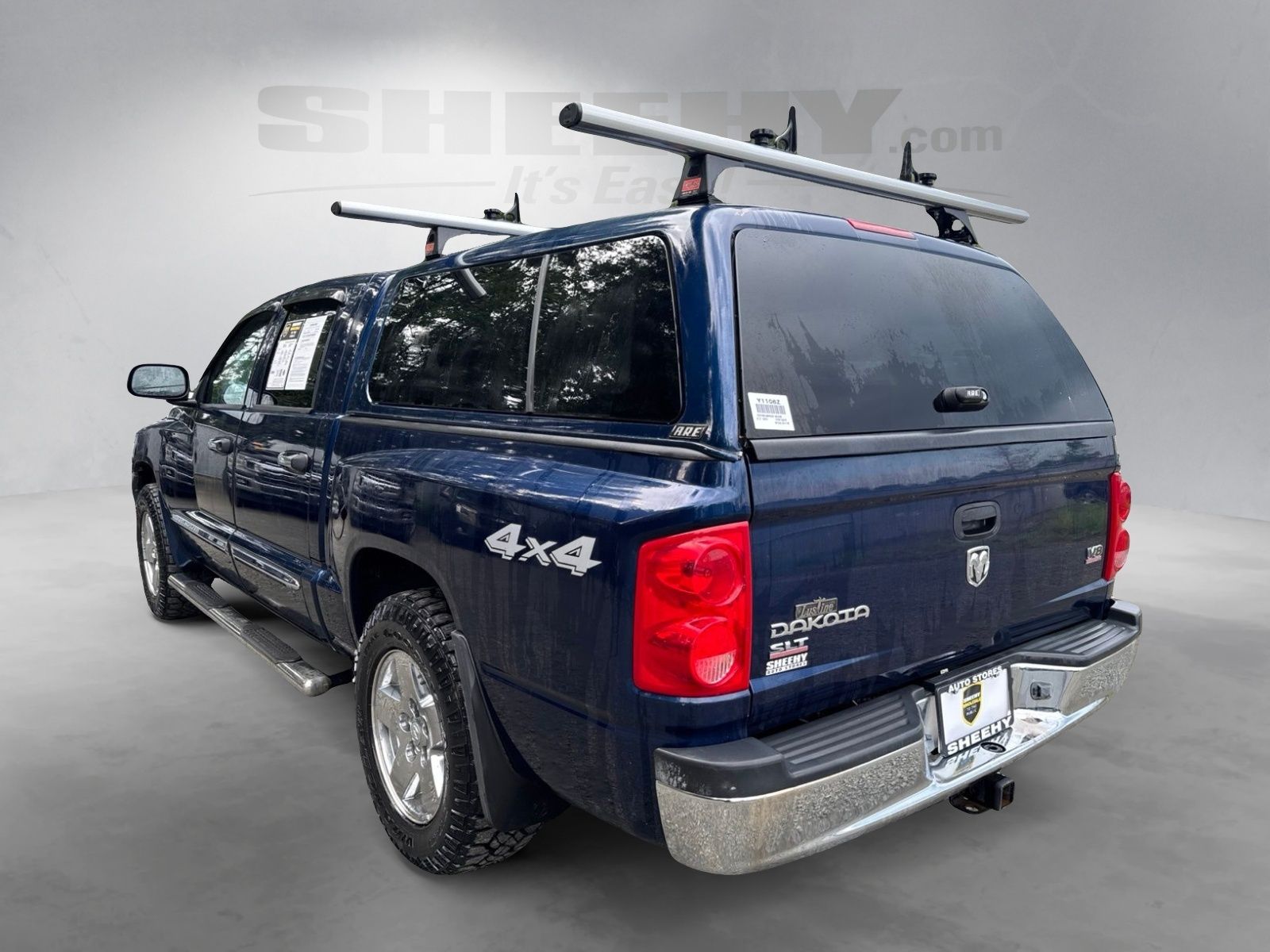 Used 2005 Blue Dodge SLT image 13