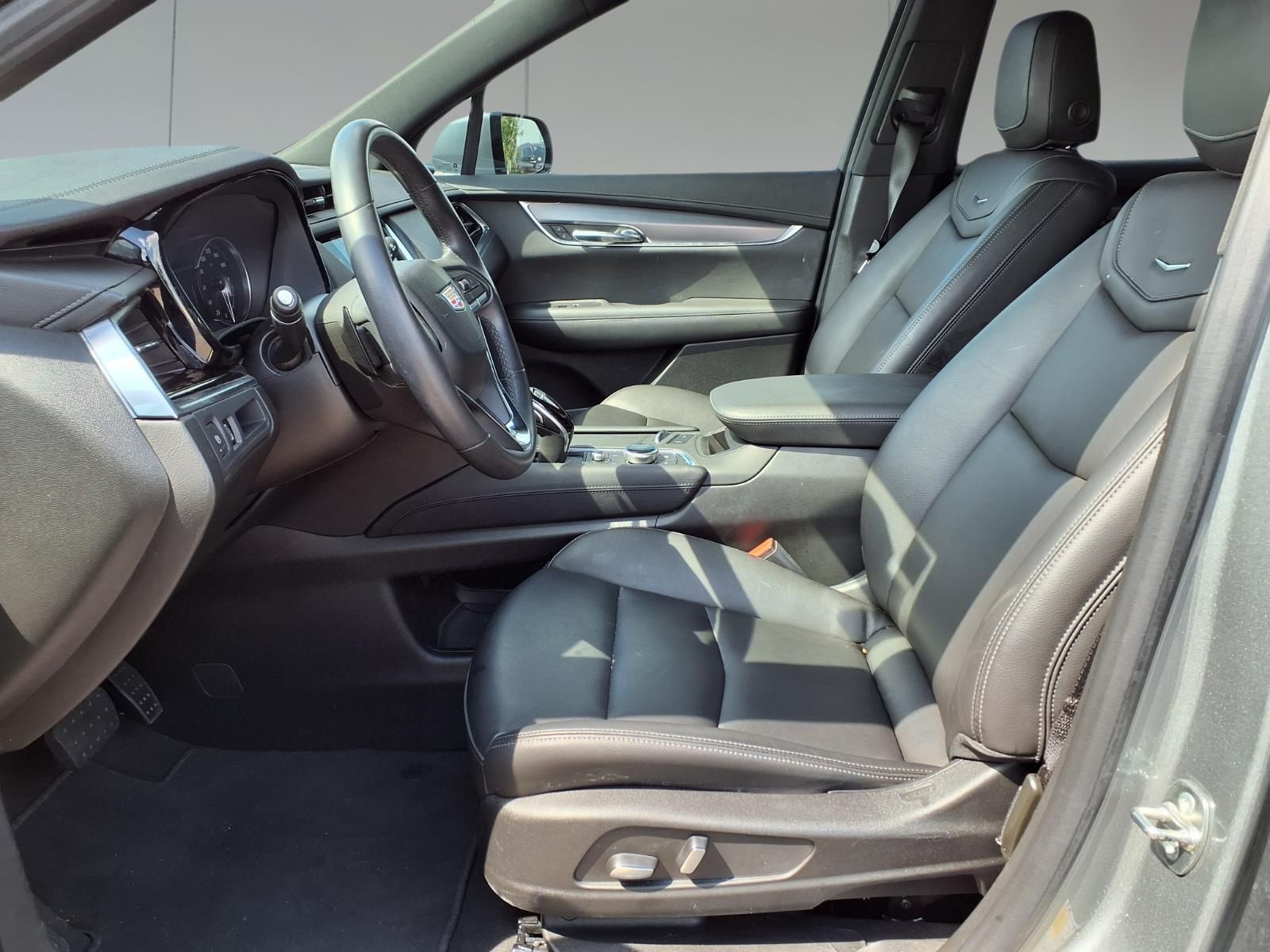 2024 Cadillac XT6 Luxury Silver at Bayway Cadillac of The Woodlands