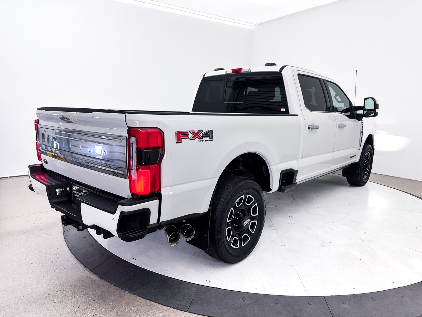2024 Ford F-350 Super Duty Platinum - Photo 20