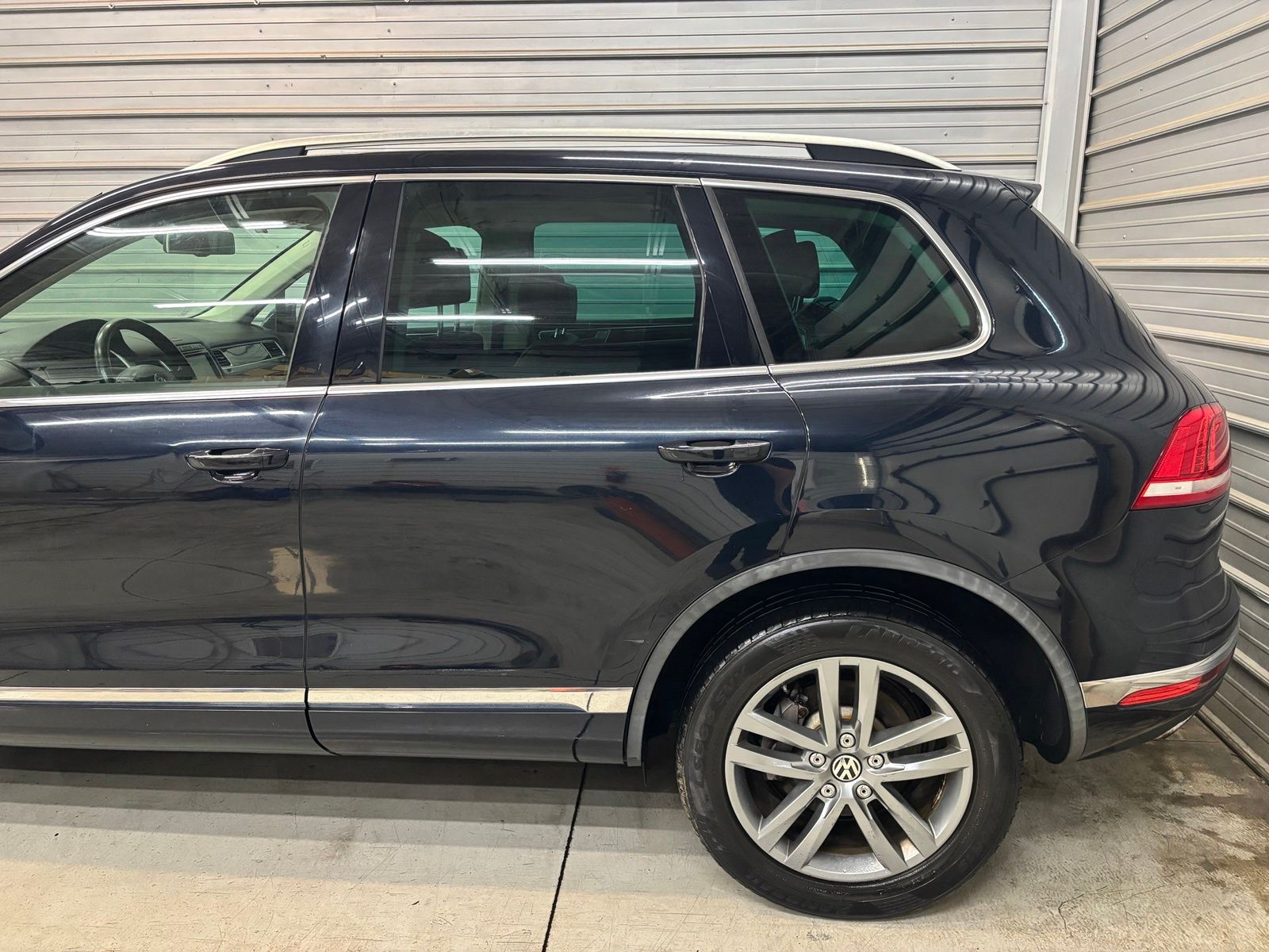 2015 Volkswagen Touareg V6 Lux - Image 5