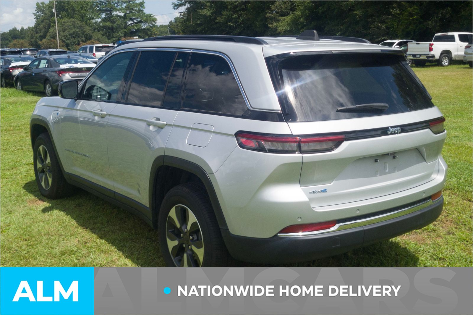 Used 2024 Silver Jeep 4xe image 4