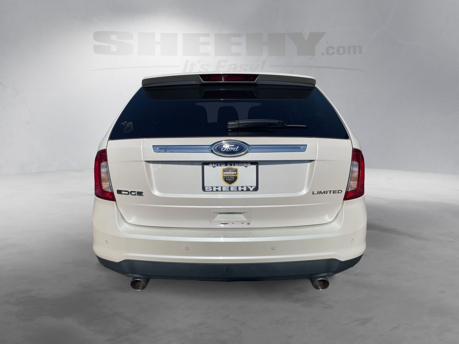 Used 2011 White Platinum Clearcoat Metallic Ford Limited image 5