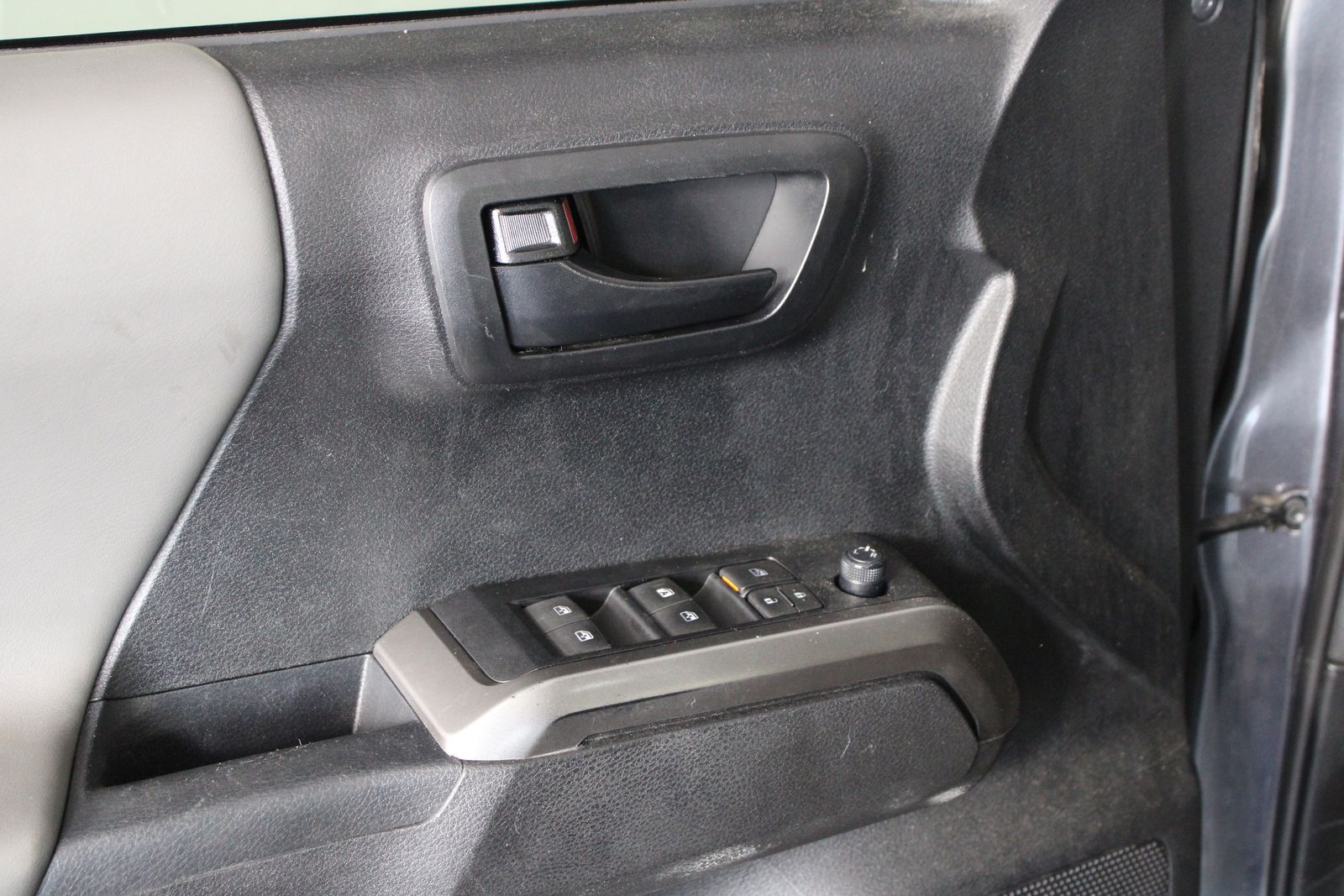 Used 2021 Gray Toyota SR5 image 11