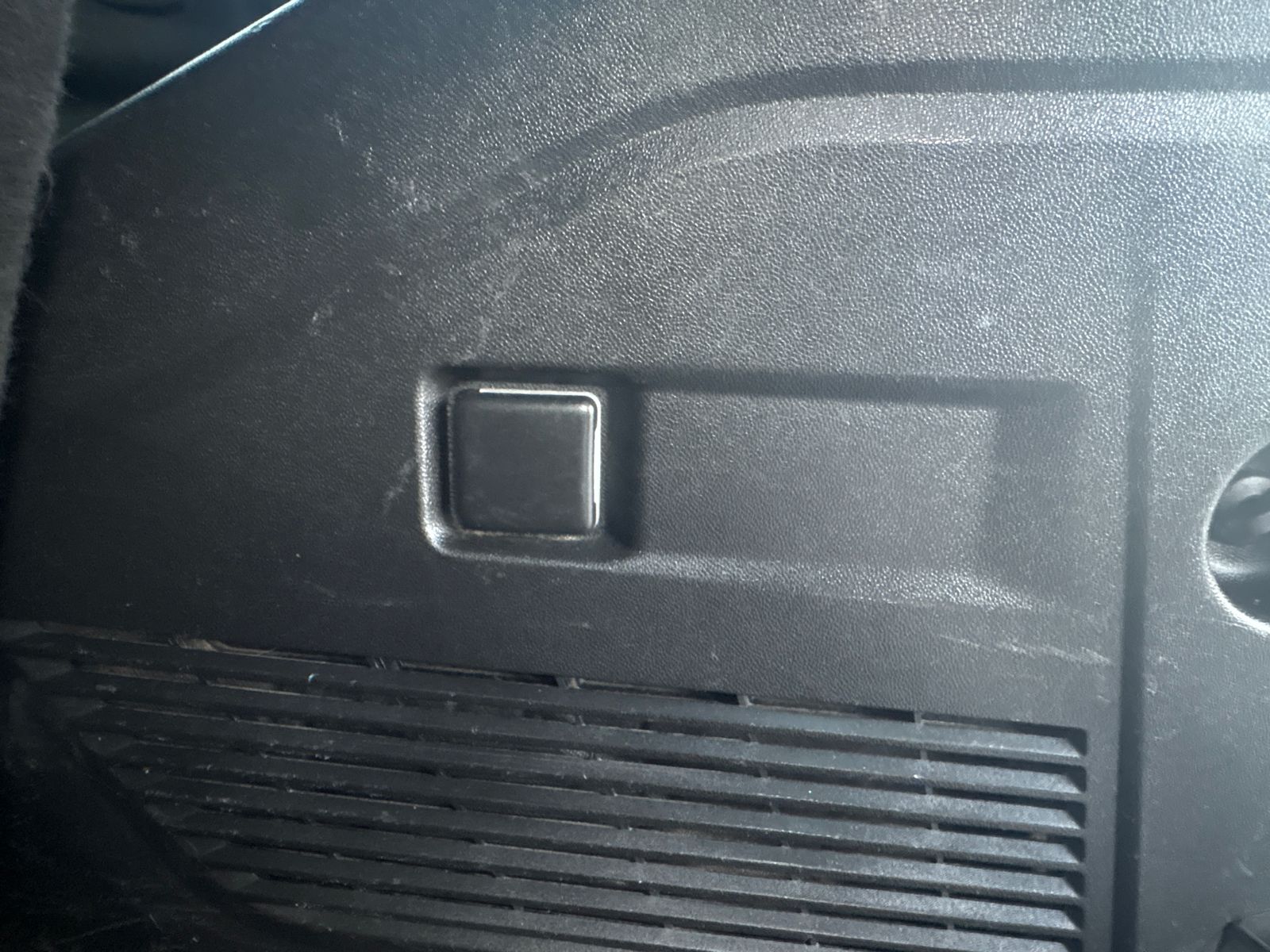 Used 2023 Black Chevrolet Z71 image 30
