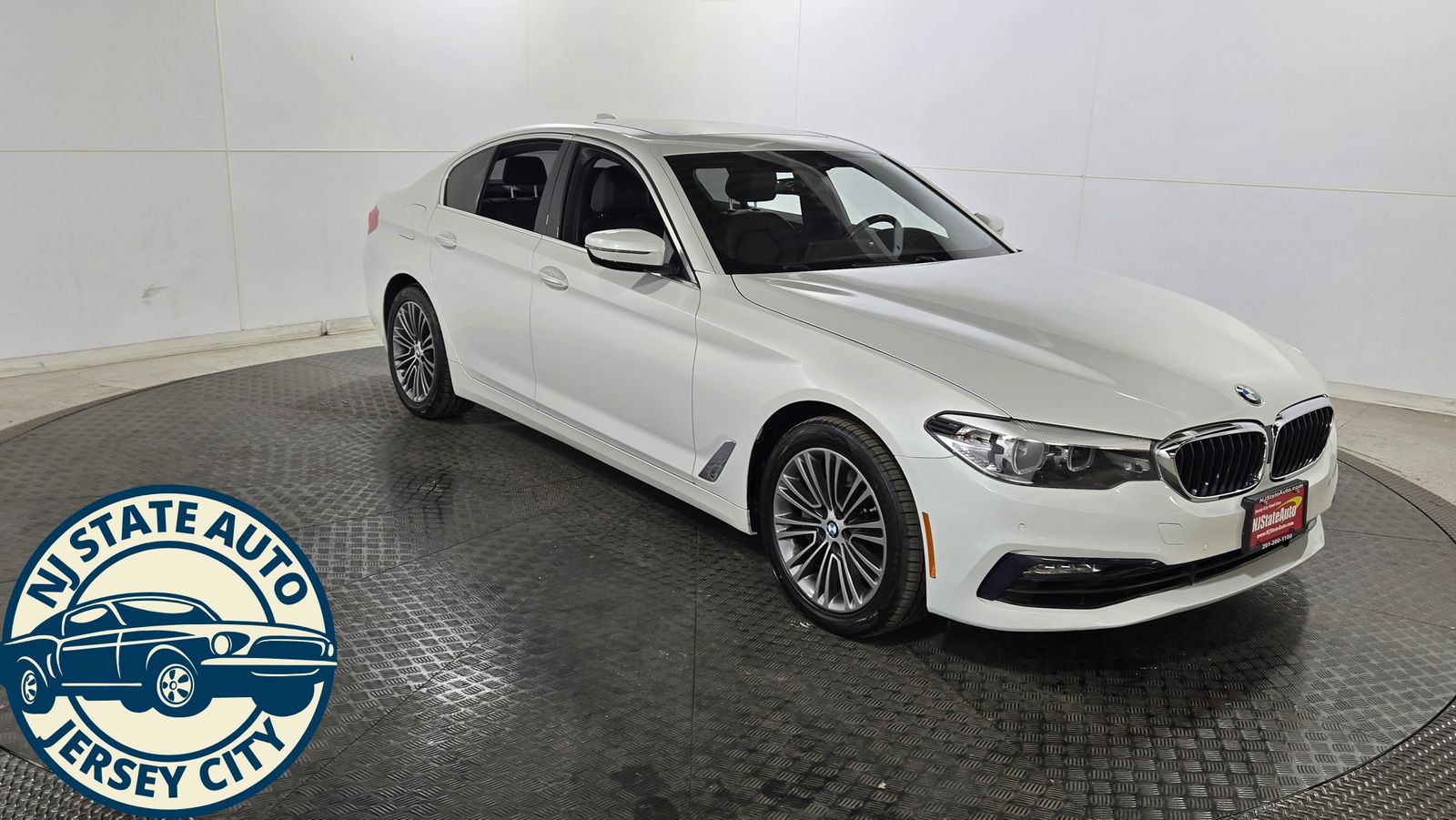 Mineral White Metallic 2018 BMW 5 Series Sedan All-Wheel Drive 8-Speed Automatic