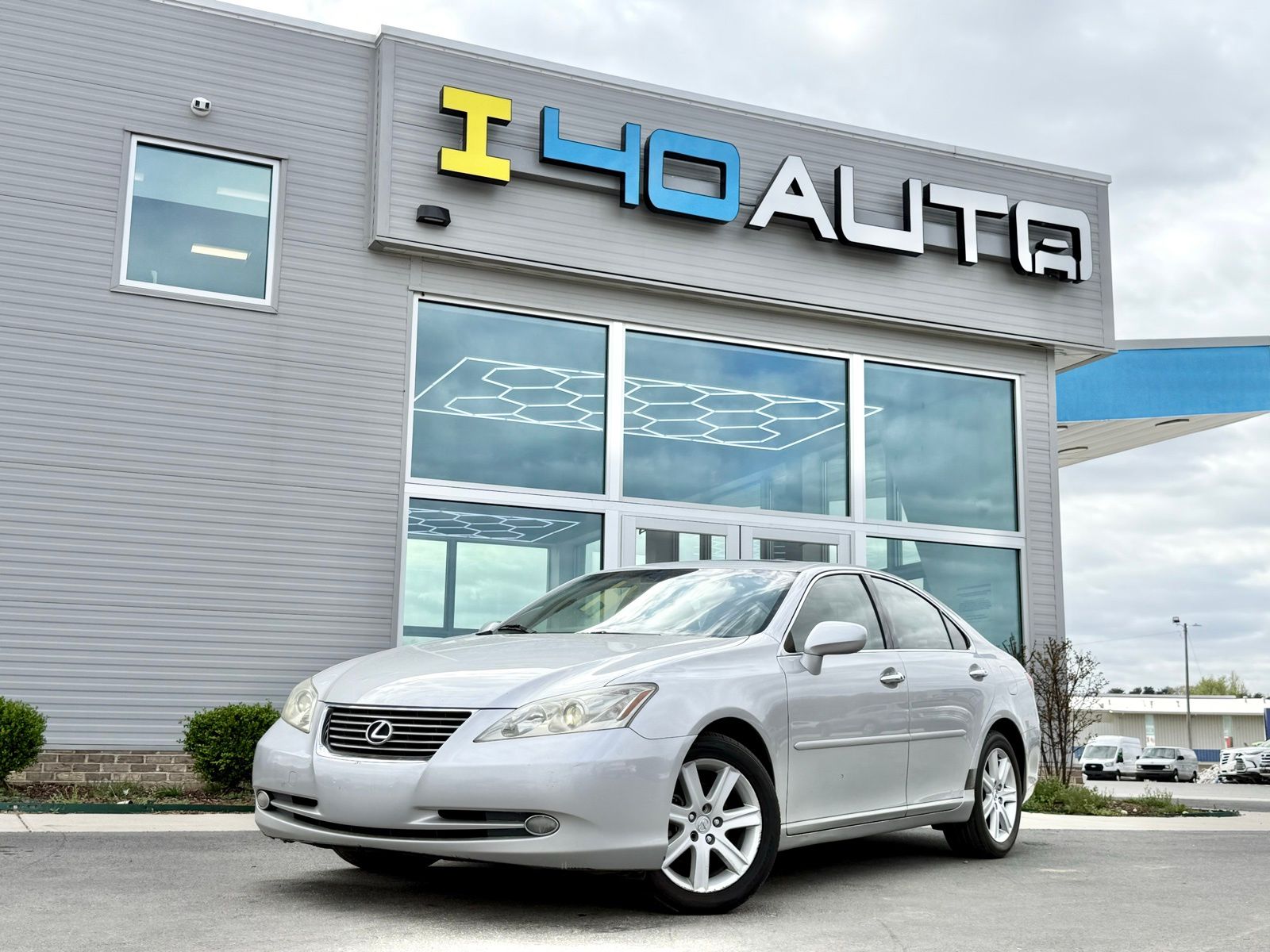 View vehicle photo 6