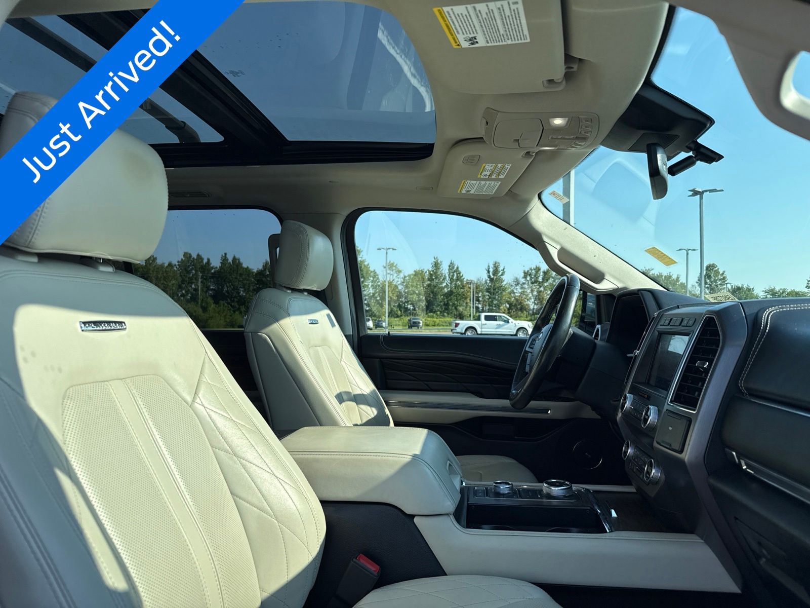 2020 Ford Expedition image 16
