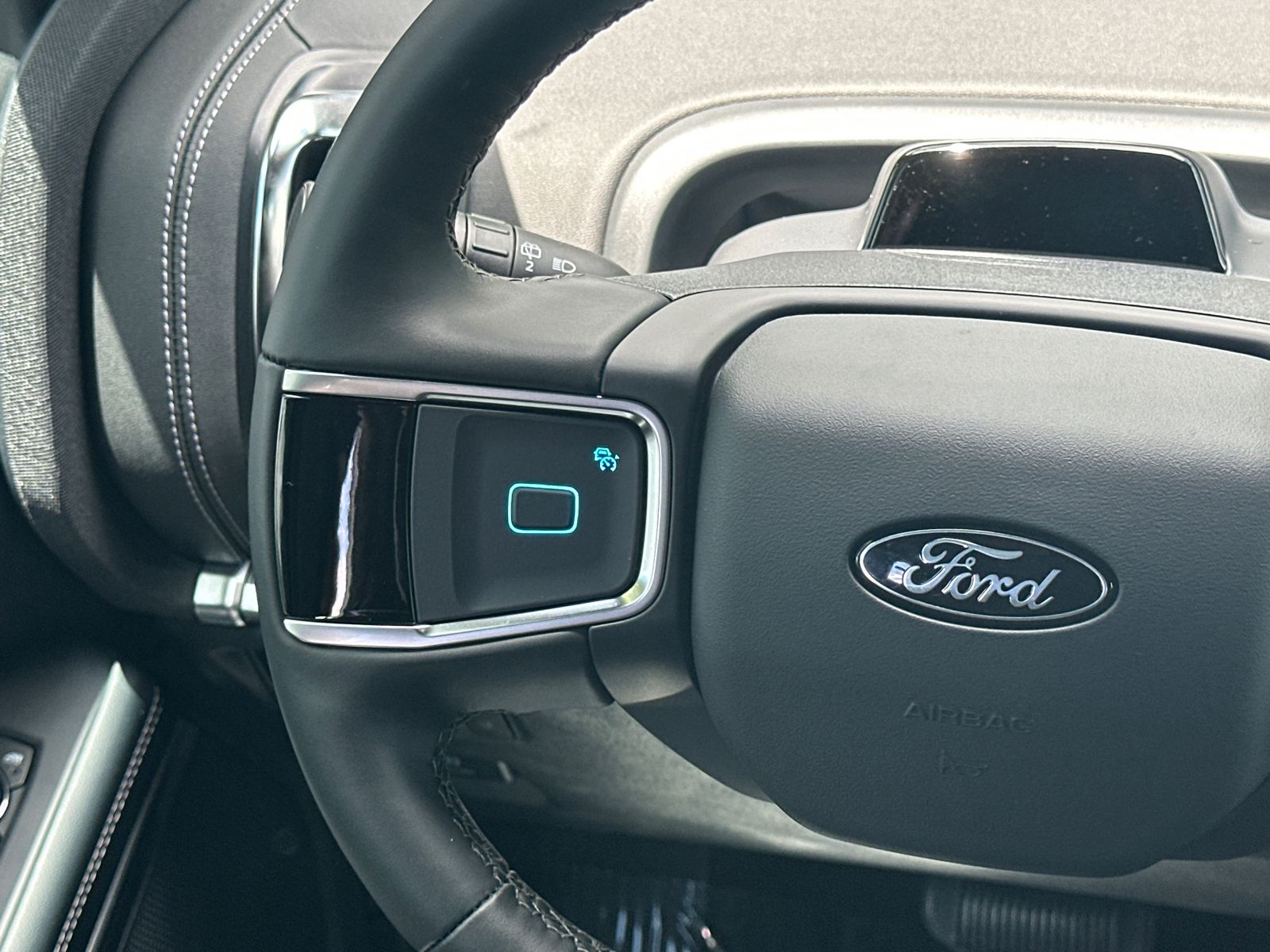 New 2026 Glacier Gray Metallic Tri-Coat Ford Platinum® image 27