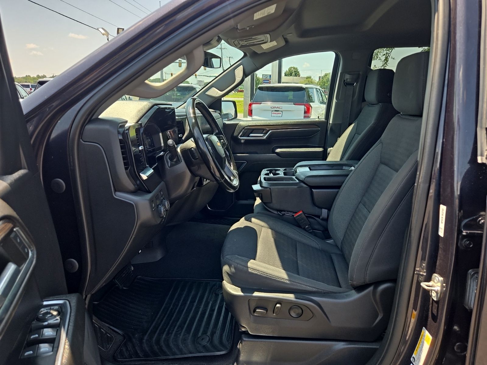 Used 2023 Gray Chevrolet LT image 9