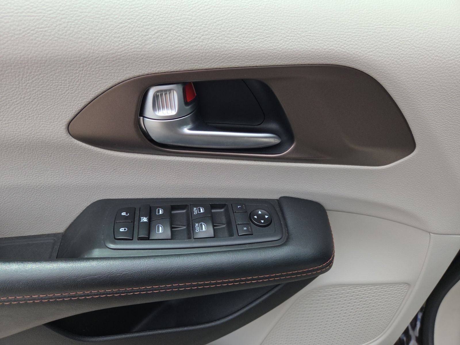 used 2018 Chrysler Pacifica car, priced at $18,250