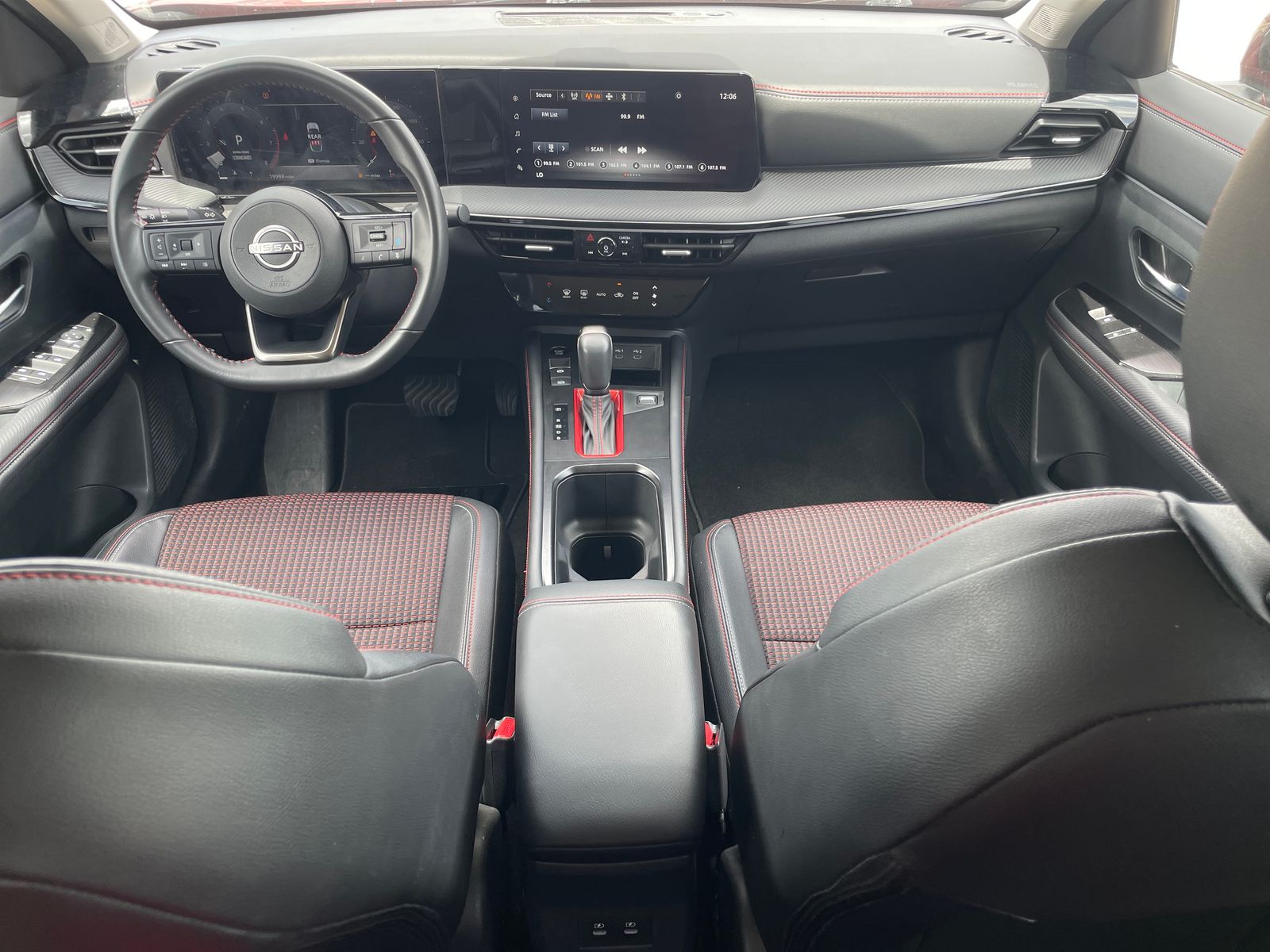 Used 2025 Red Nissan SR image 9
