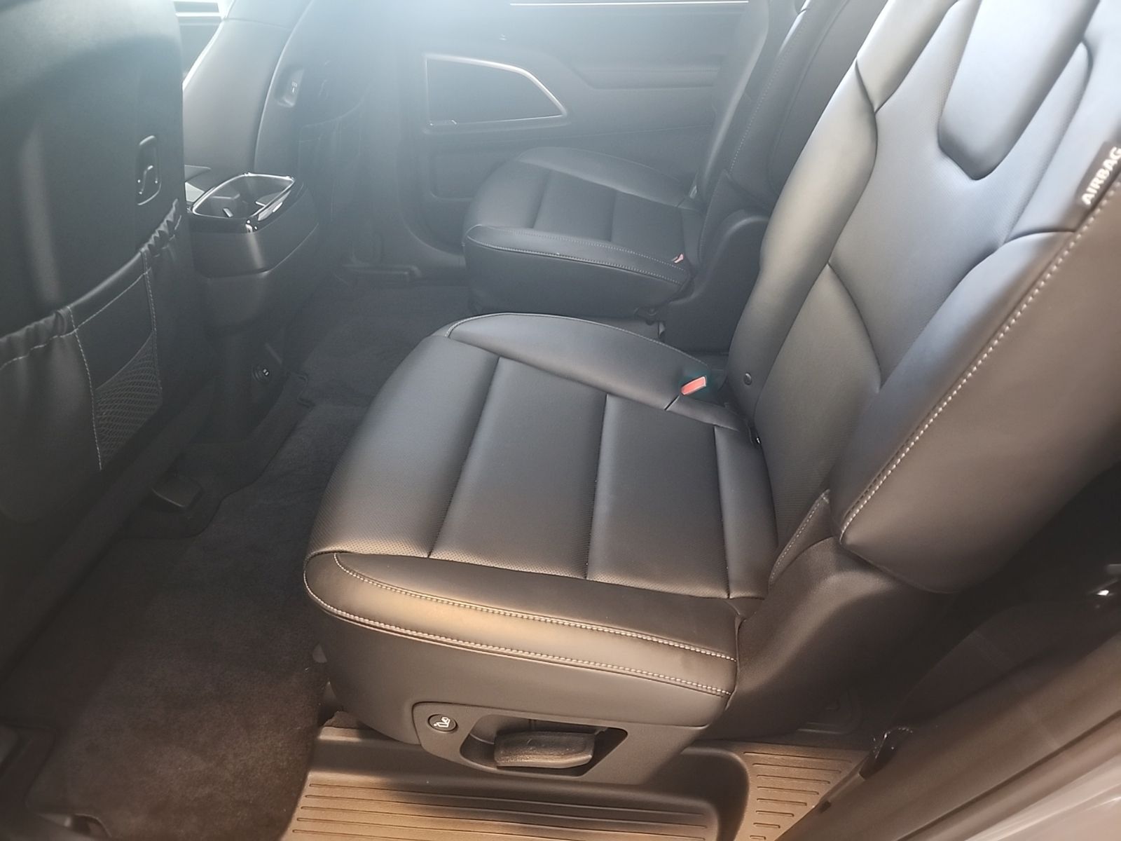 Used 2025 Everlasting Silver Kia S image 8