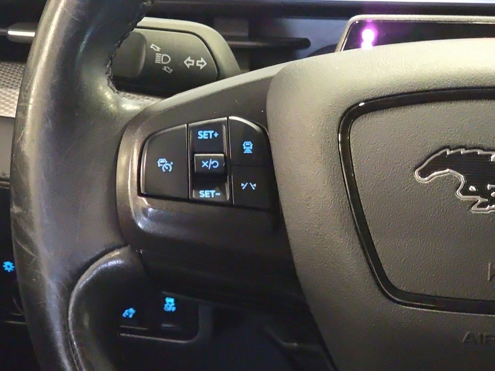Used 2023 White Ford Select image 18