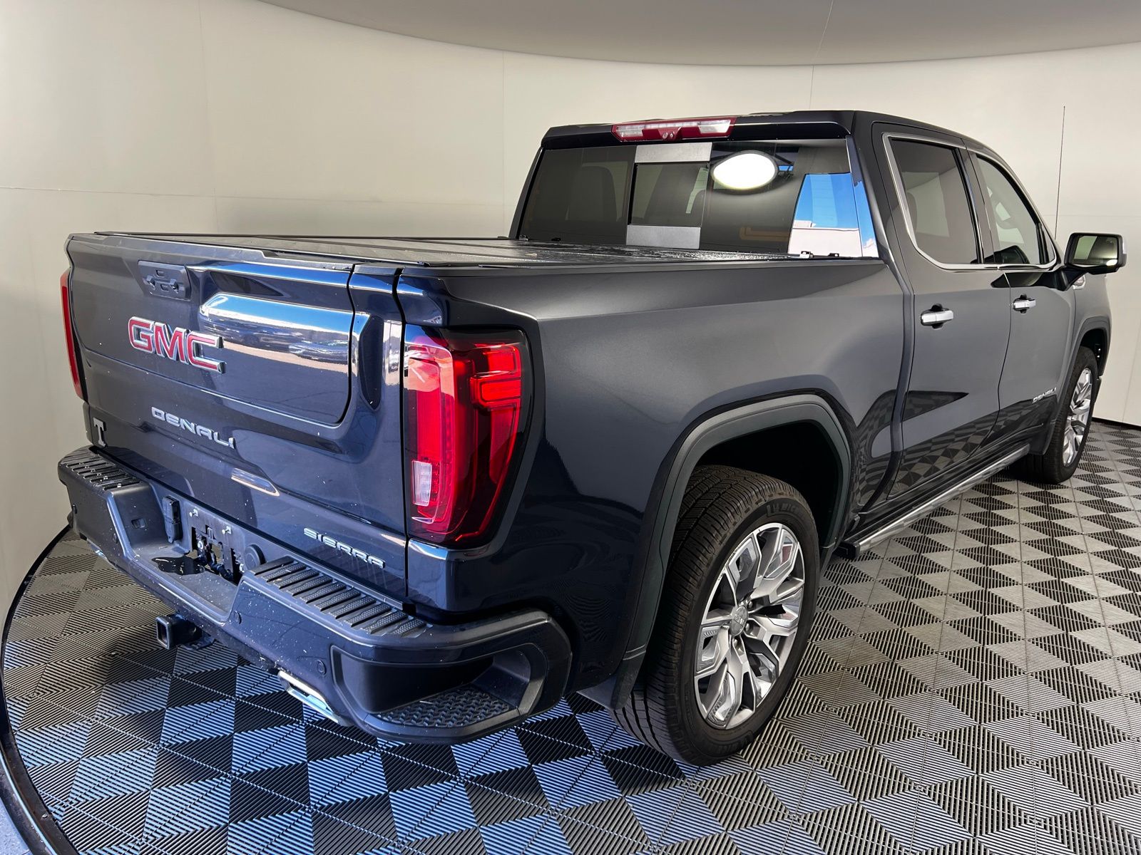 Thumbnail: 2023 GMC Sierra 1500 - 5