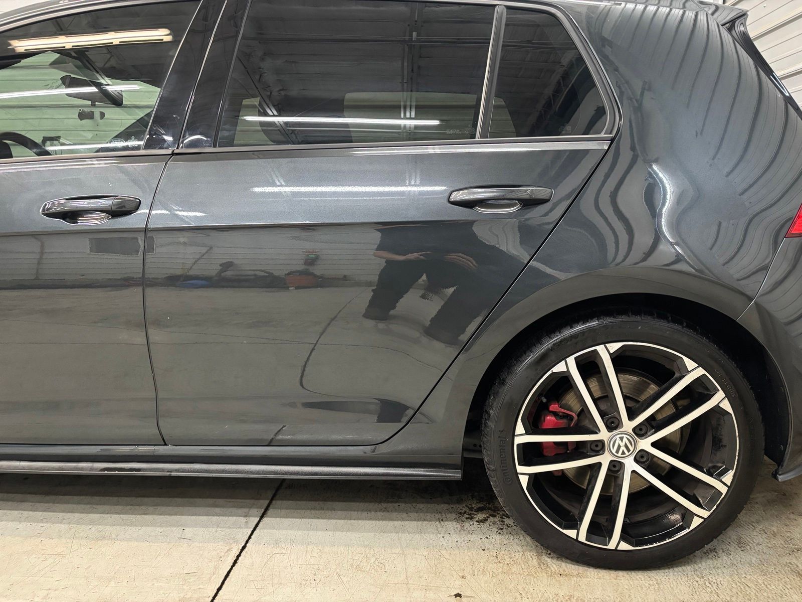 Photo 5 of 2017 Volkswagen Golf GTI Sport