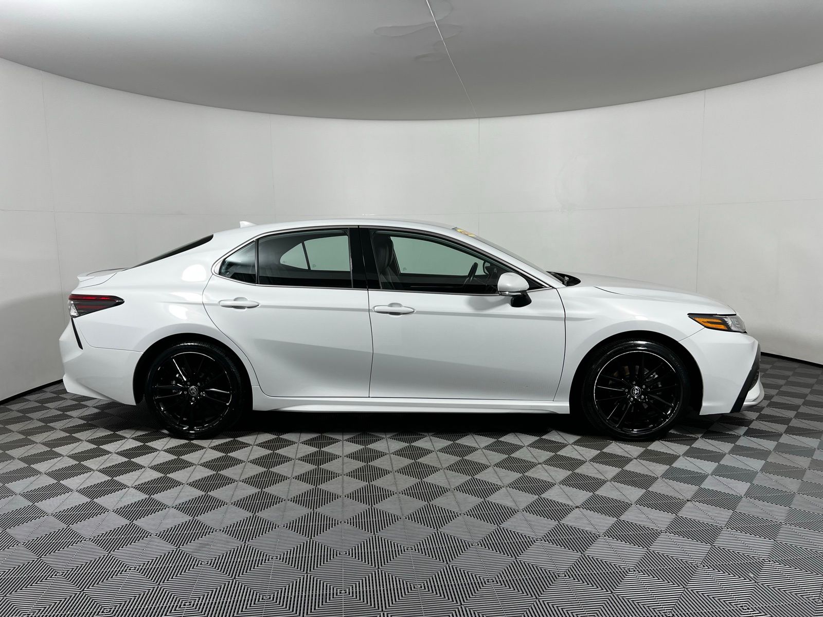 Thumbnail: 2023 Toyota Camry - 4